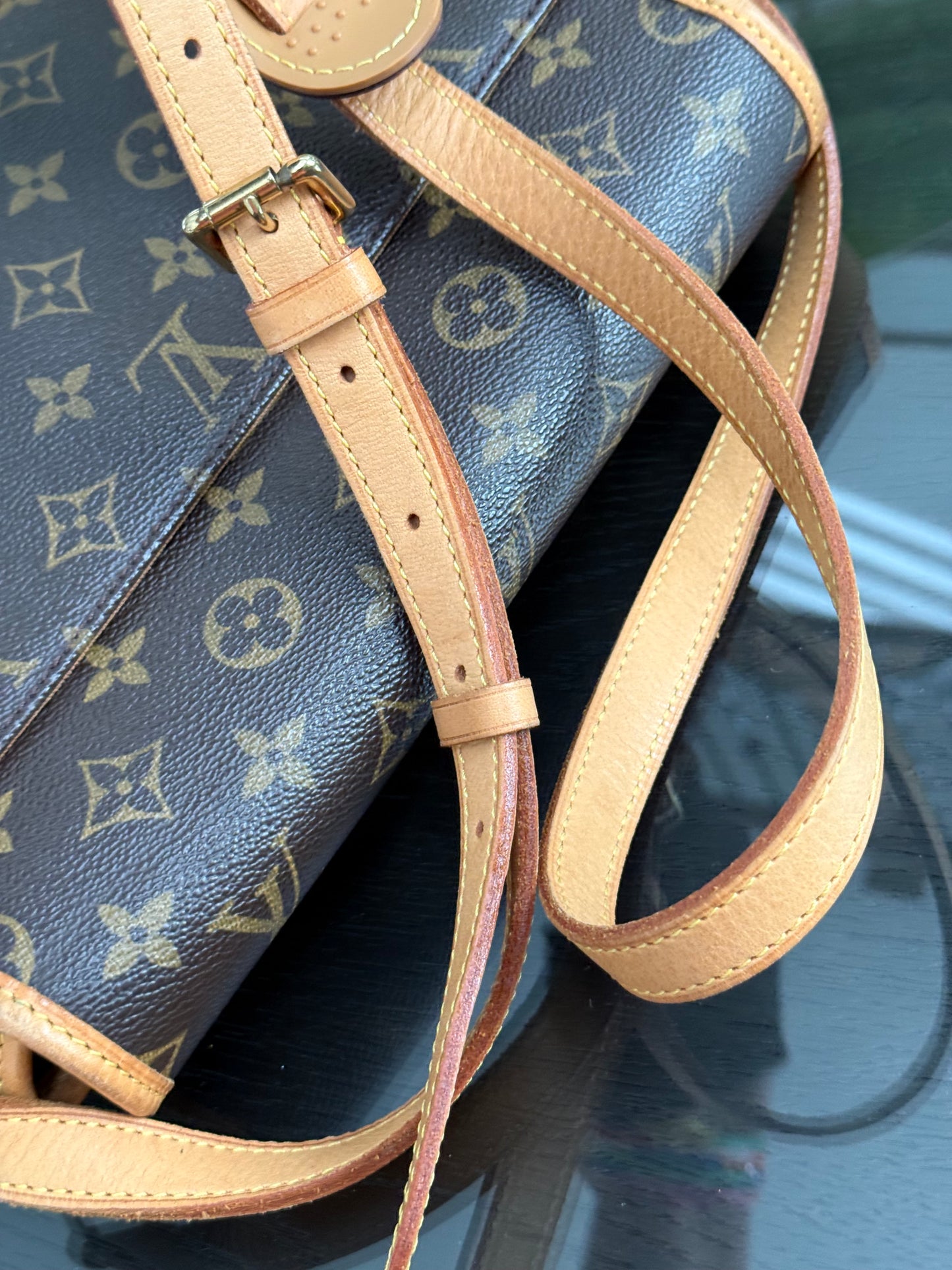 Sologne Crossbody 📅 Year: 2003