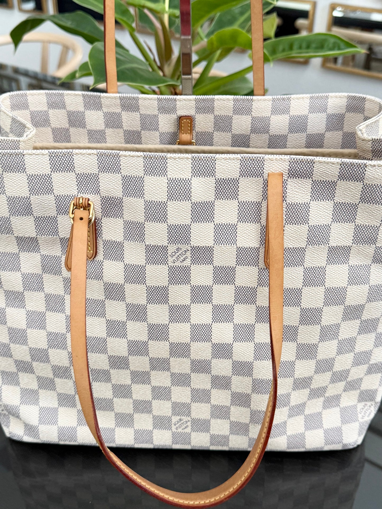 Cabas Adventure Tote MM Azur with Dustbag and Insert Organizer
🗓️ Year: 2014