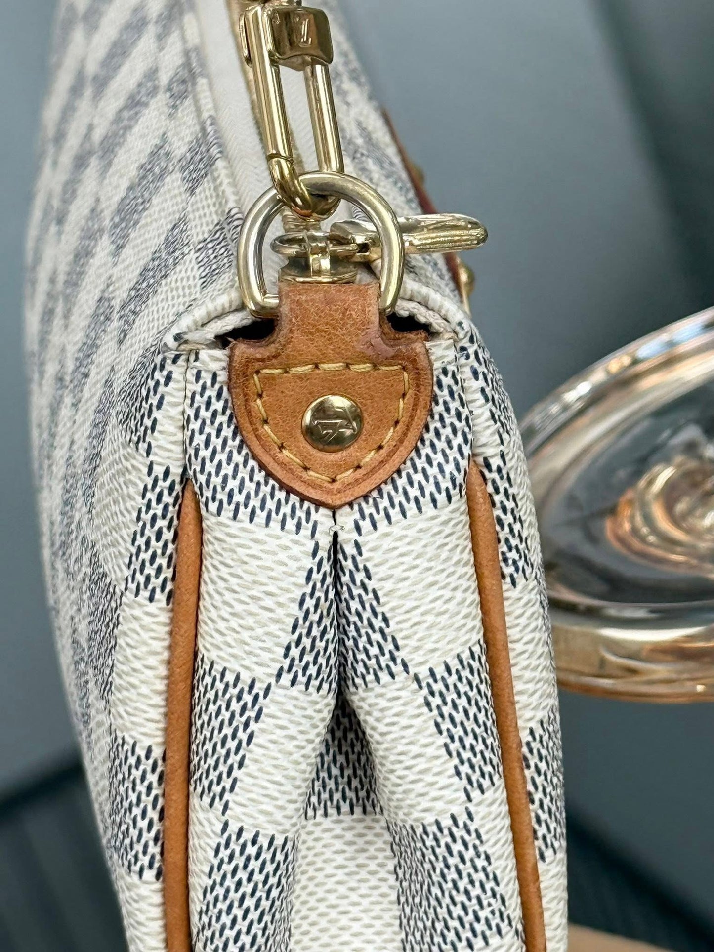Eva Clutch in Azur with Original Strap, Box and Dustbag 🗓️ Year: 2011