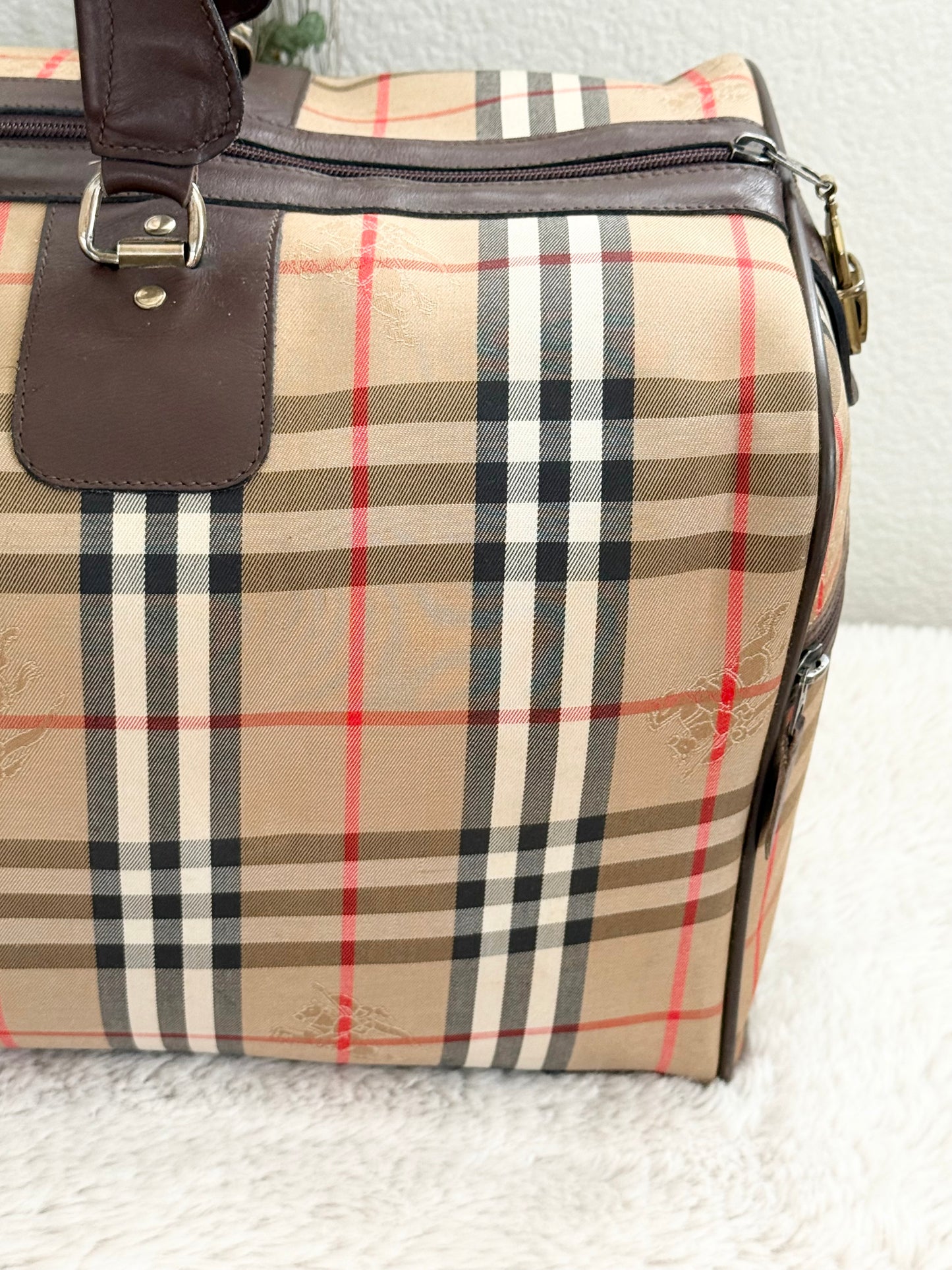 Burberry Duffle/ Travel Bag 📅