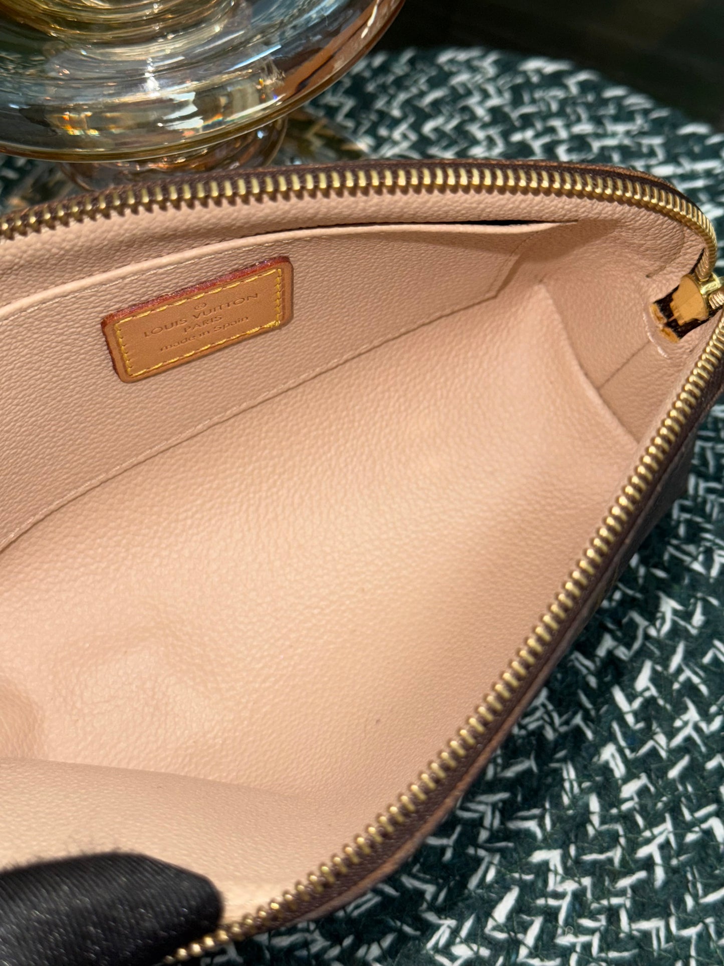 Cosmetic Pouch PM 🗓️ Year: 2003