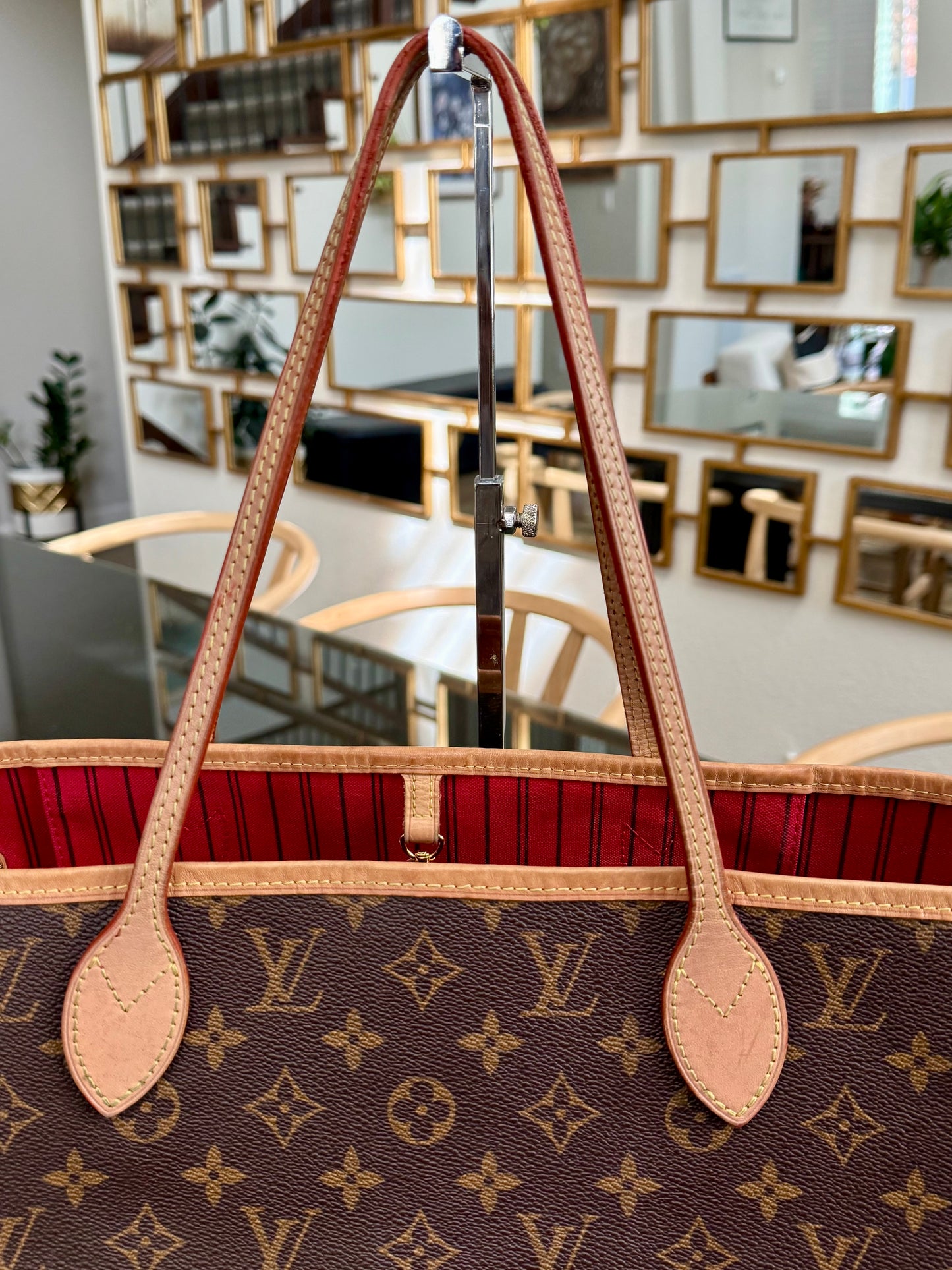 Neverfull MM Monogram in Cerise interior with Dustbag and Insert Organizer 📅 Year: 2020