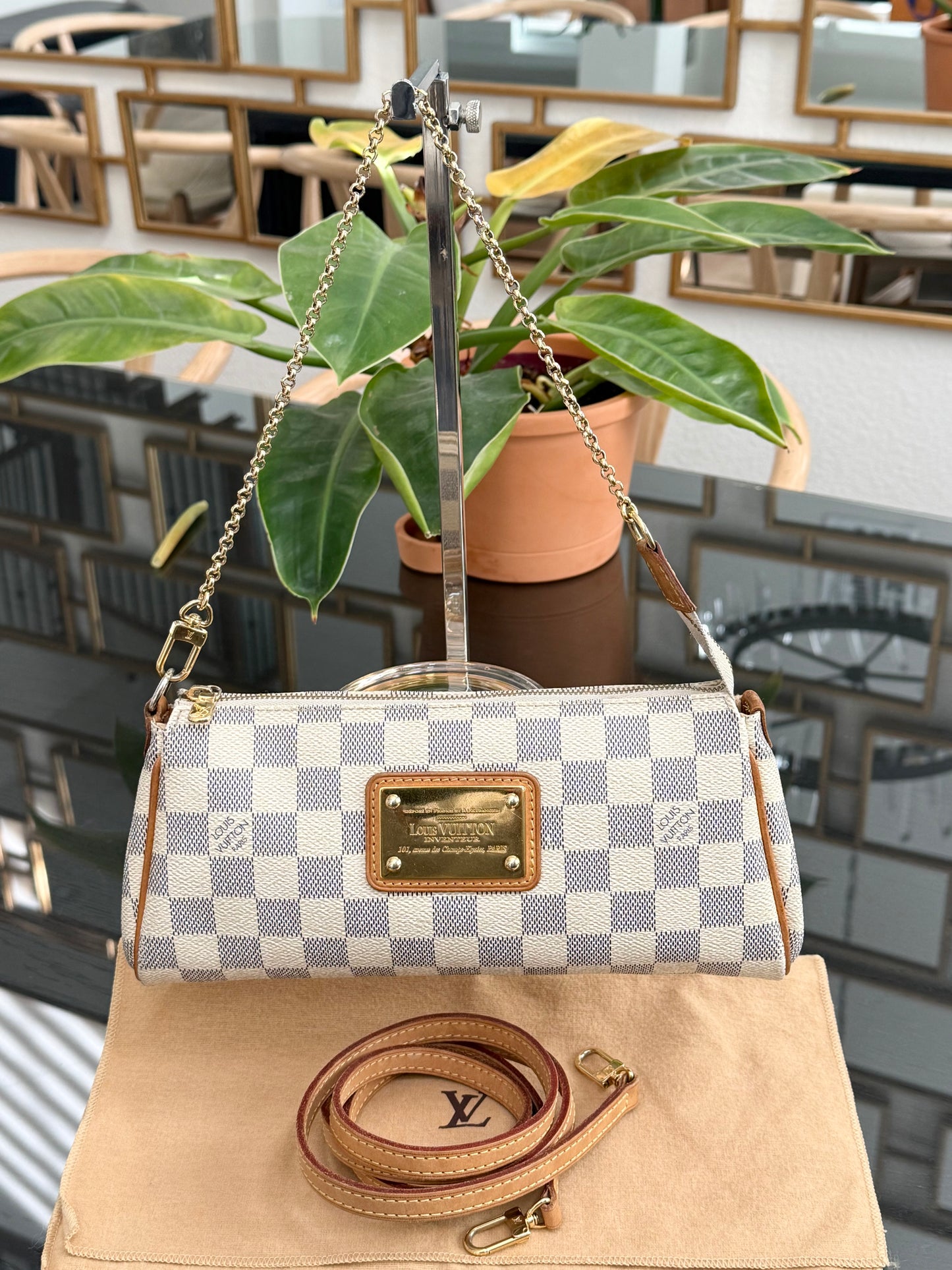 Eva Clutch in Azur with Original Strap,Box Dustbag and Insert Organizer 🗓️ Year: 2011