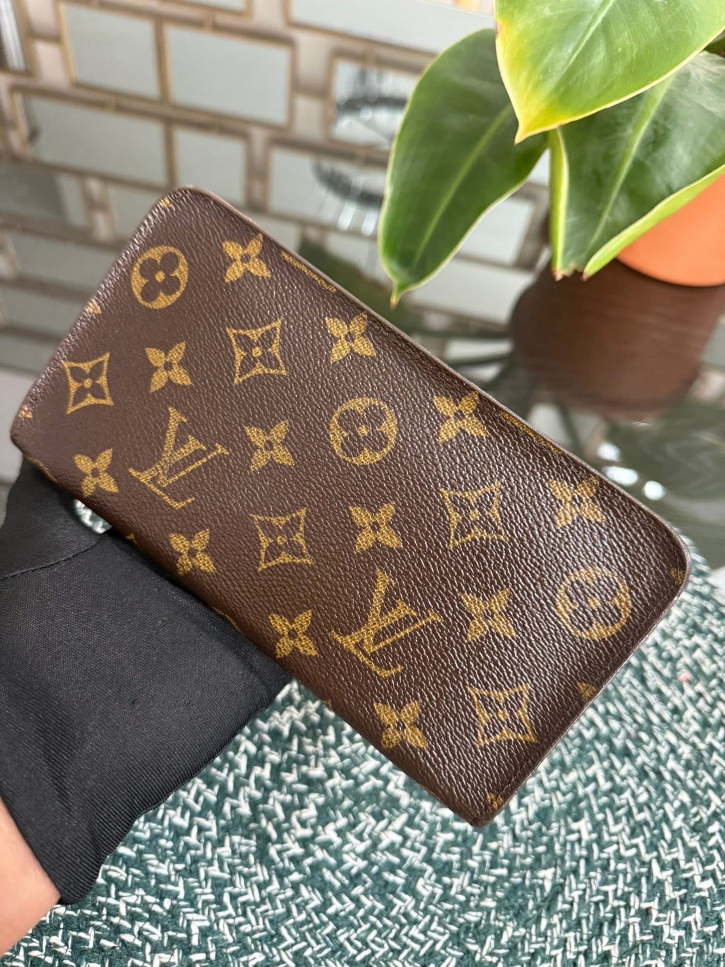 Monogram Zippy Wallet 🗓️ Year: 2000