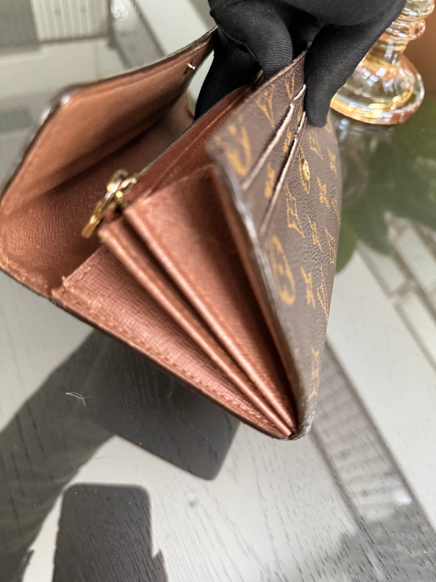 Sarah Wallet with 10 Cardholders 🗓️ Year: 2008