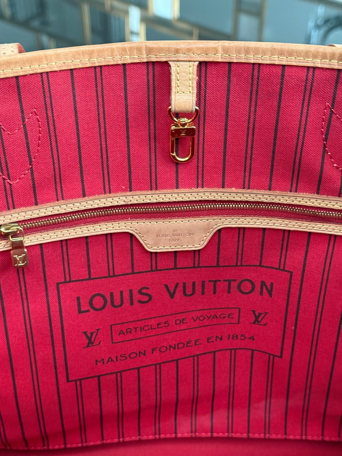 Neverfull MM Monogram in Cerise interior with Dustbag and Insert Organizer 📅 Year: 2020