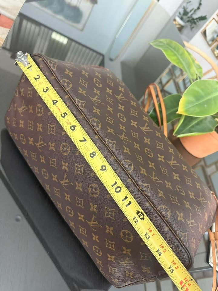 Neverfull GM Monogram with Insert Organizer -🗓️ Year: 2007