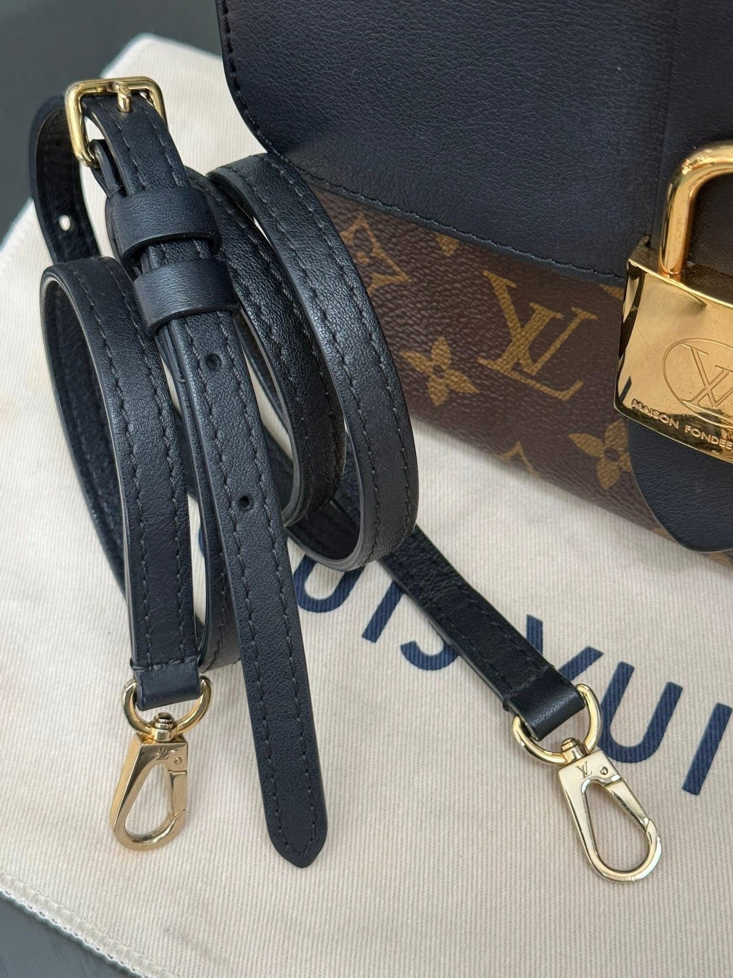 Locky BB Monogram Noir with Original Strap, Dustbag, Box and Paper bag - 📅 Year: 2010