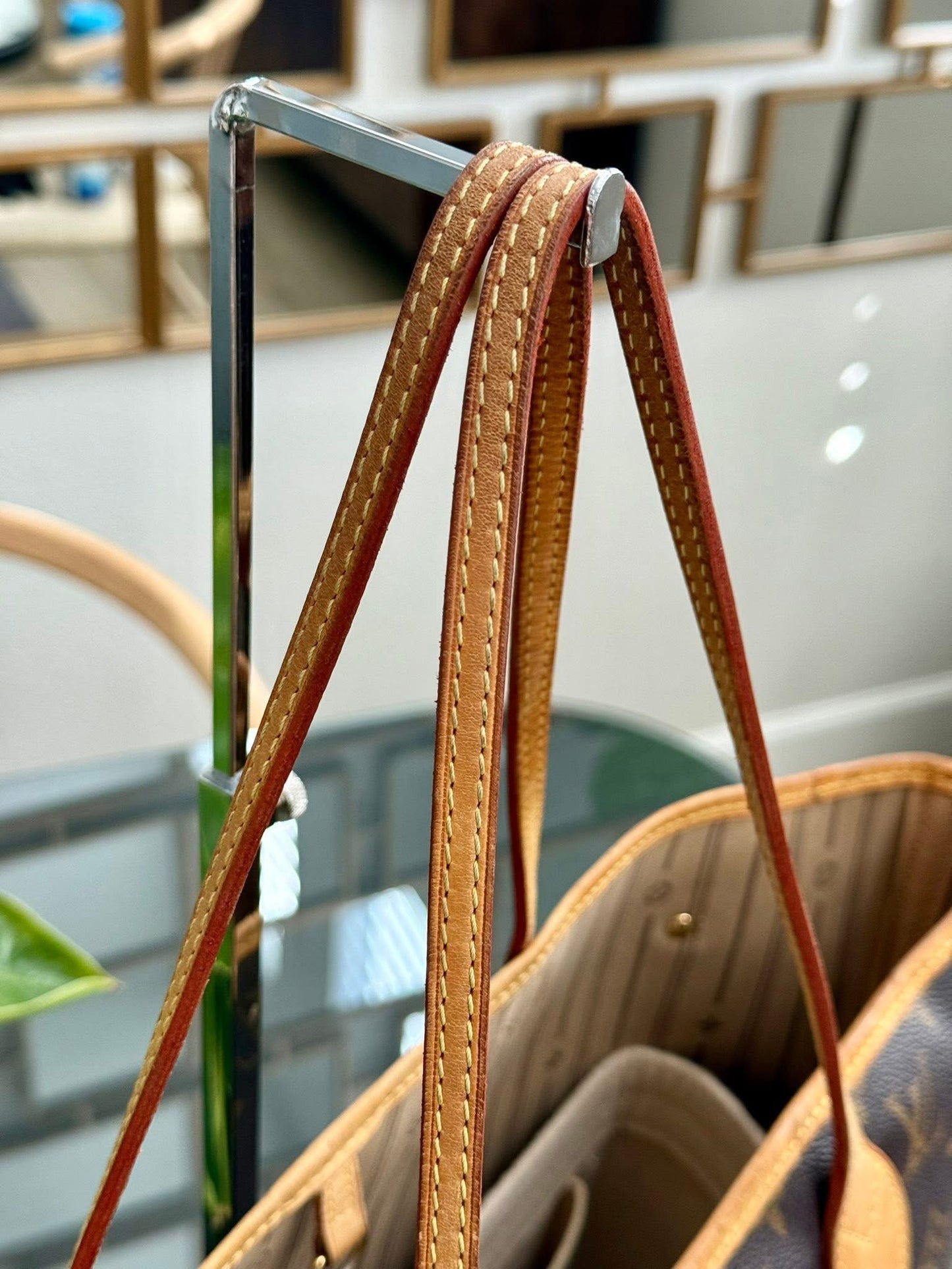 Neverfull MM in Monogram with Dustbag 📅 Year: 2007