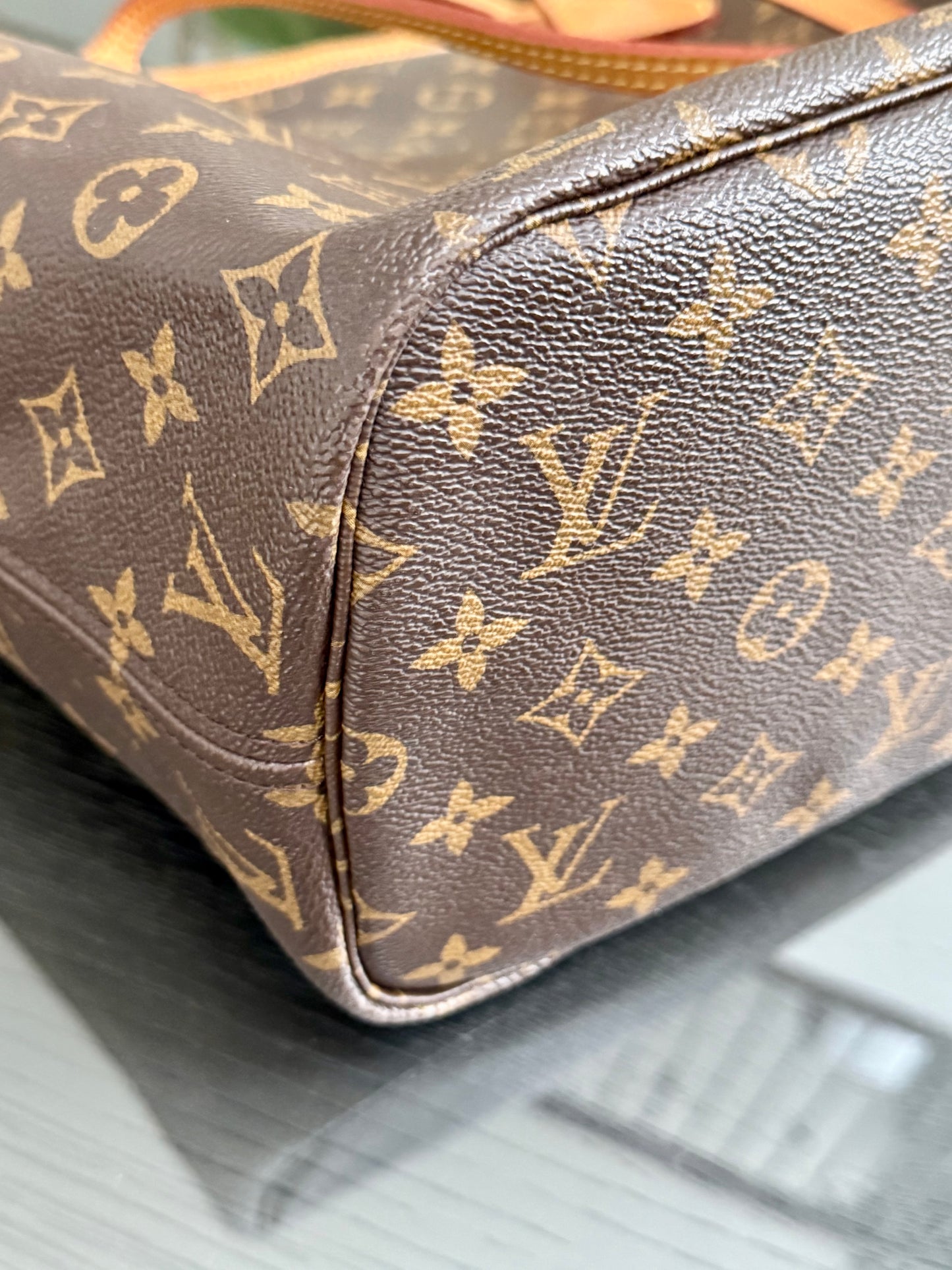 Neverfull MM in Peony interior with Dustbag 📅 Year: 2019