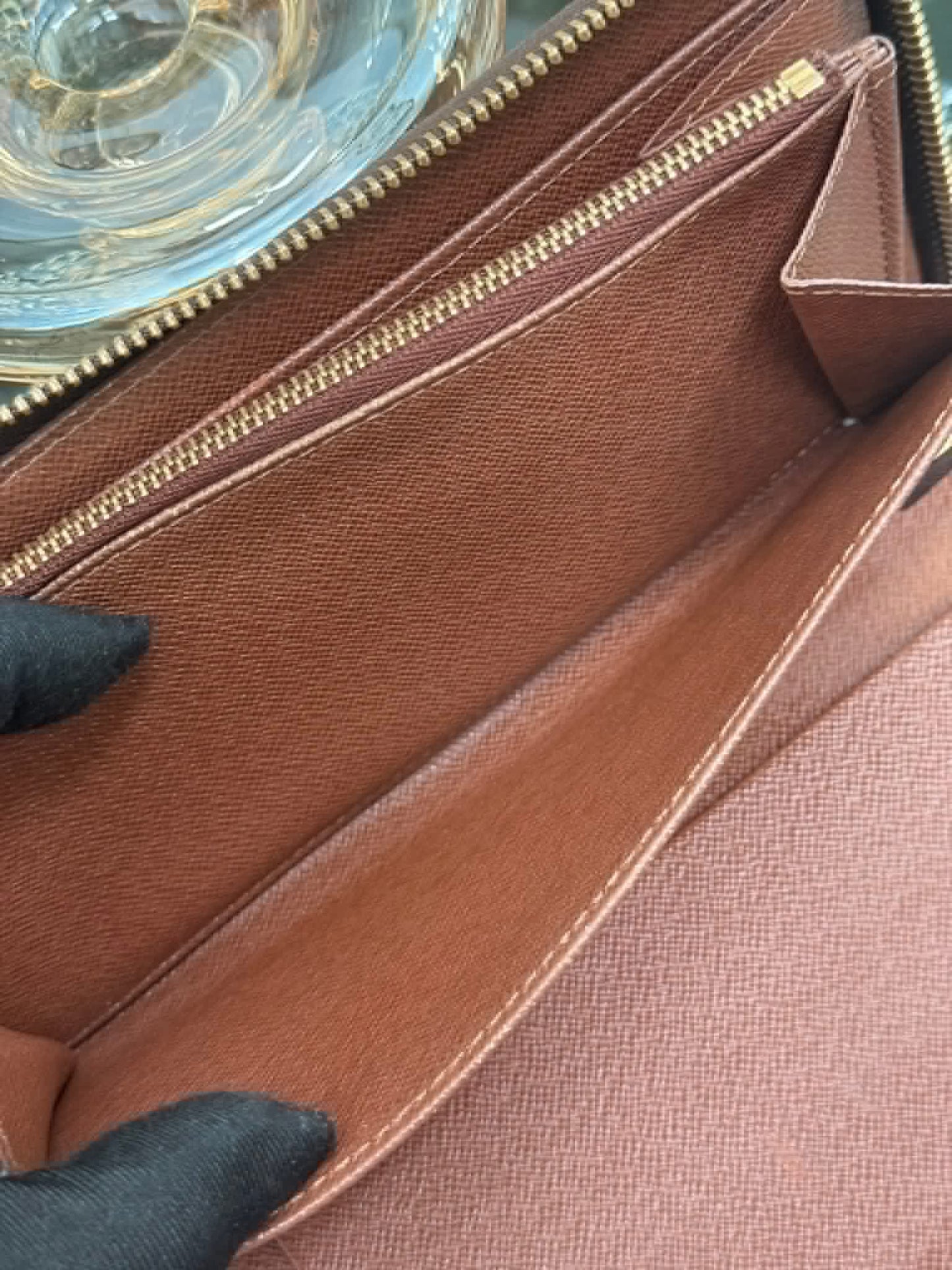 Monogram Zippy Wallet Organizer 🗓️ Year: 2009