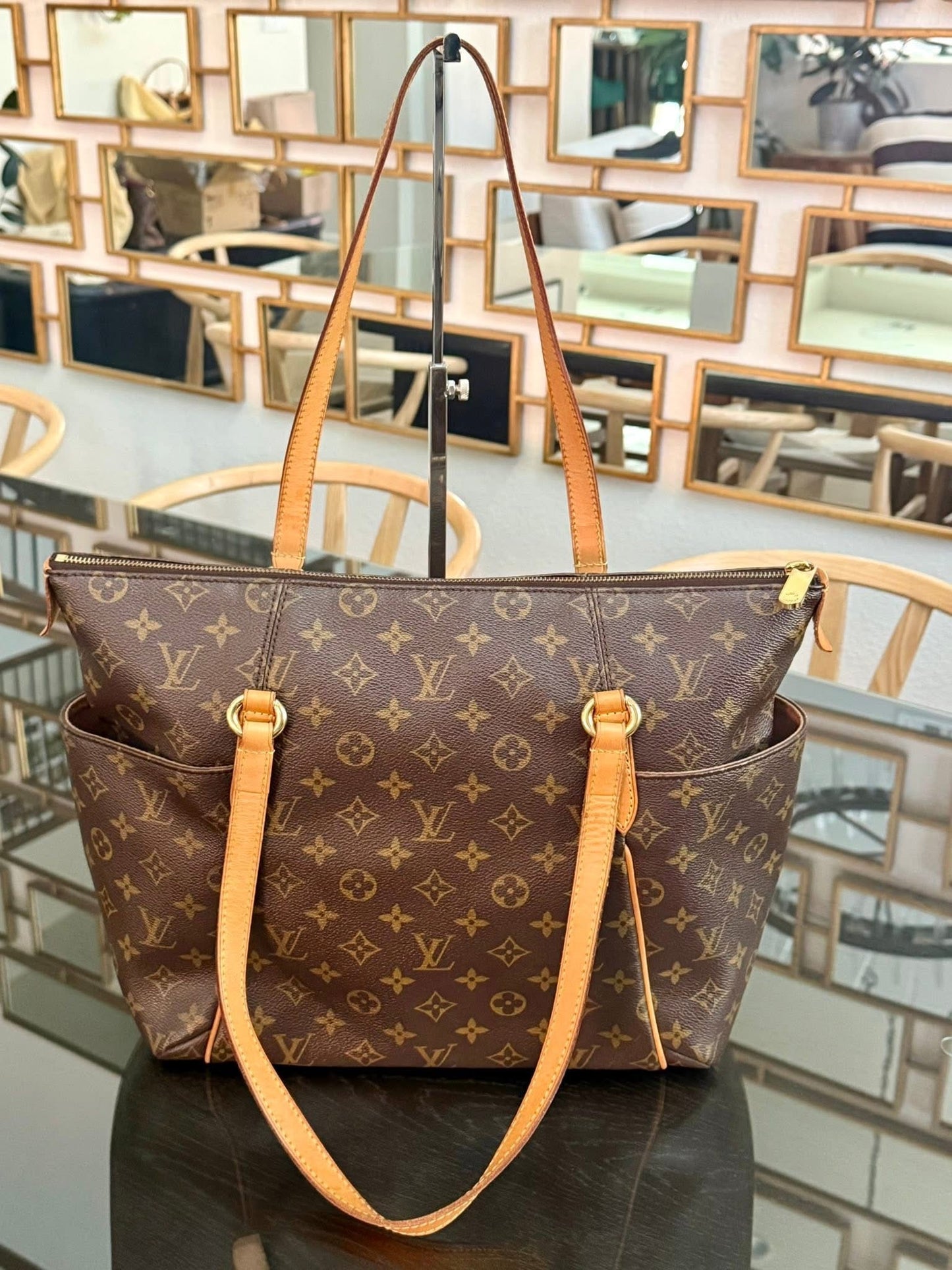 Totally MM in Monogram with Dustbag and Insert Organizer 📅 Year: 2010