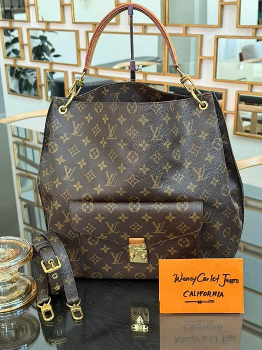 Hobo Metis in Monogram with Original Strap and Dustbag 📅 Year: 2013
