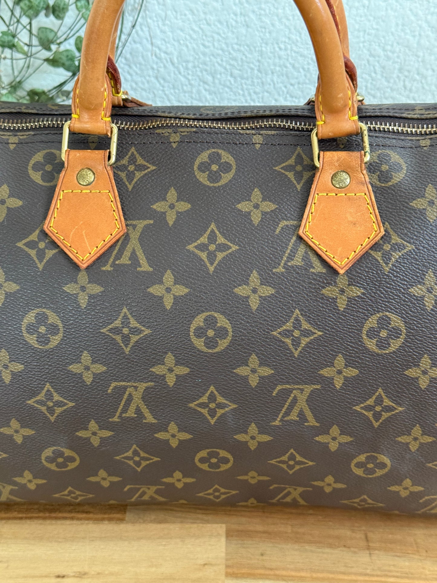 Speedy 30 with 🔐 Lock & Key - 📅 Year: 1989