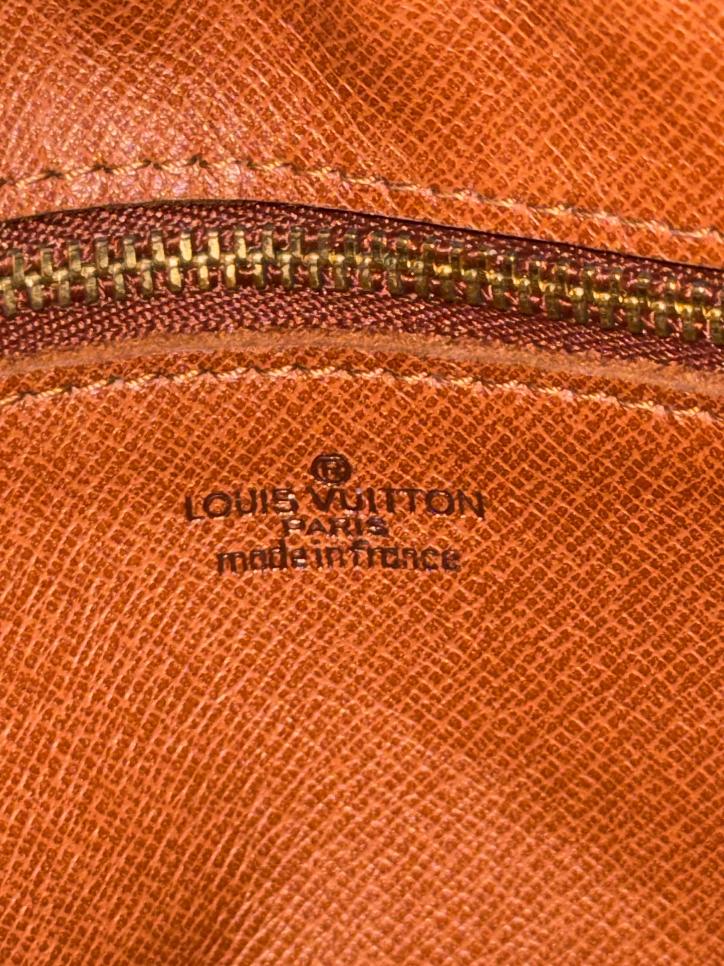 Jeaunefille GM Crossbody - 📅 Year: 1988