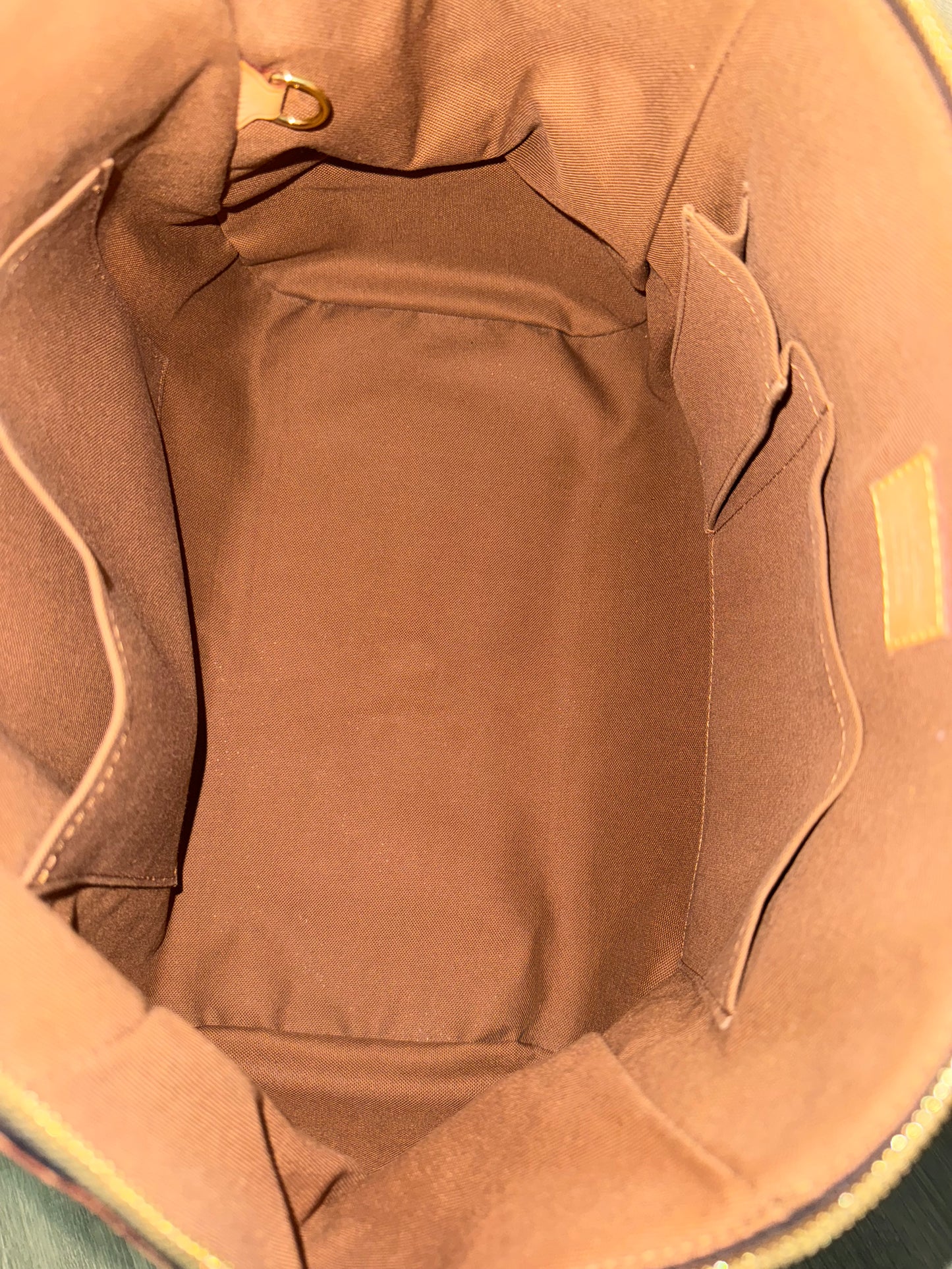 Tivoli GM with Dustbag and Insert Organizer 🗓️ Year: 2011