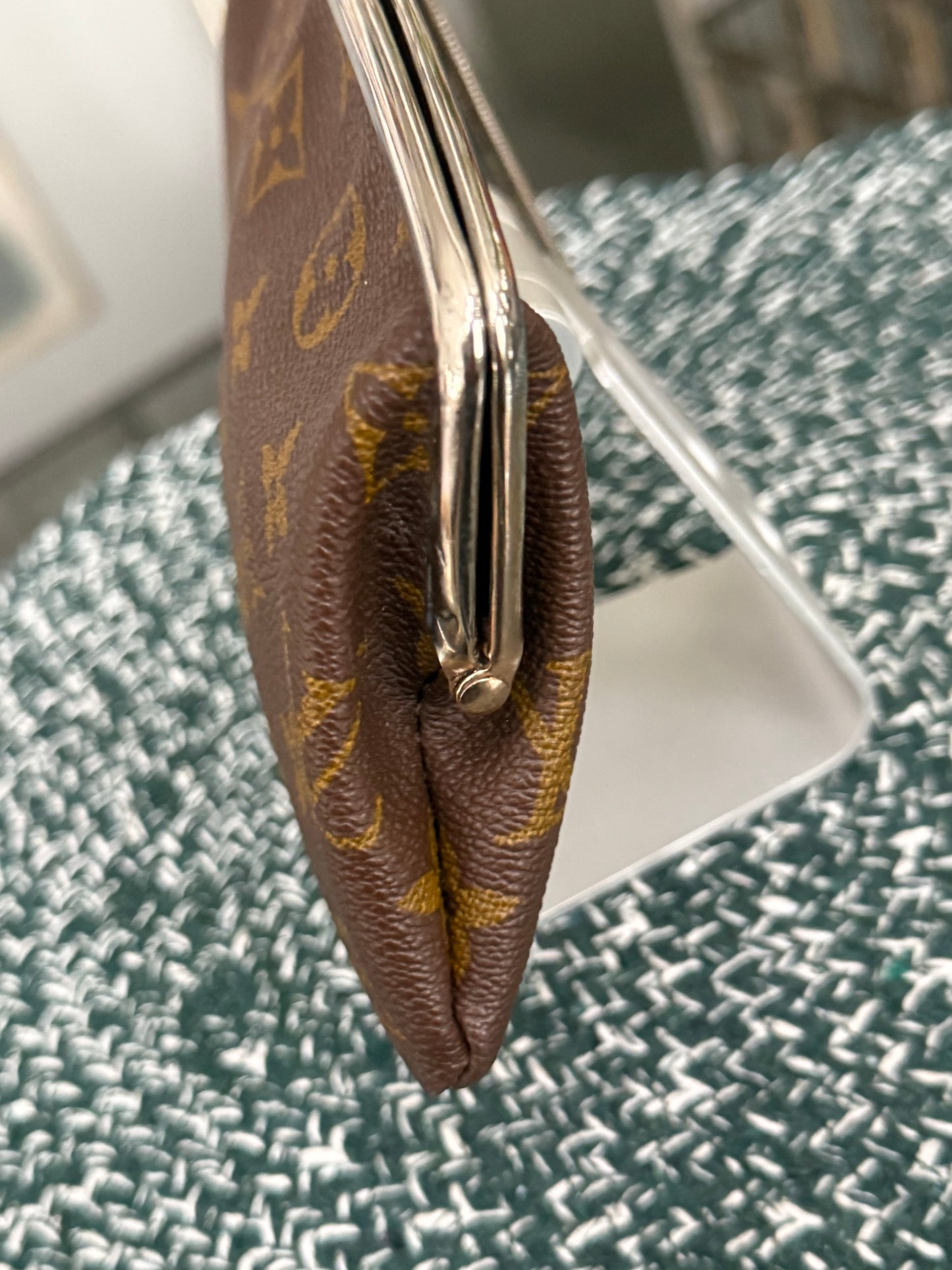 Vintage Monogram Kisslock Pouch🗓️