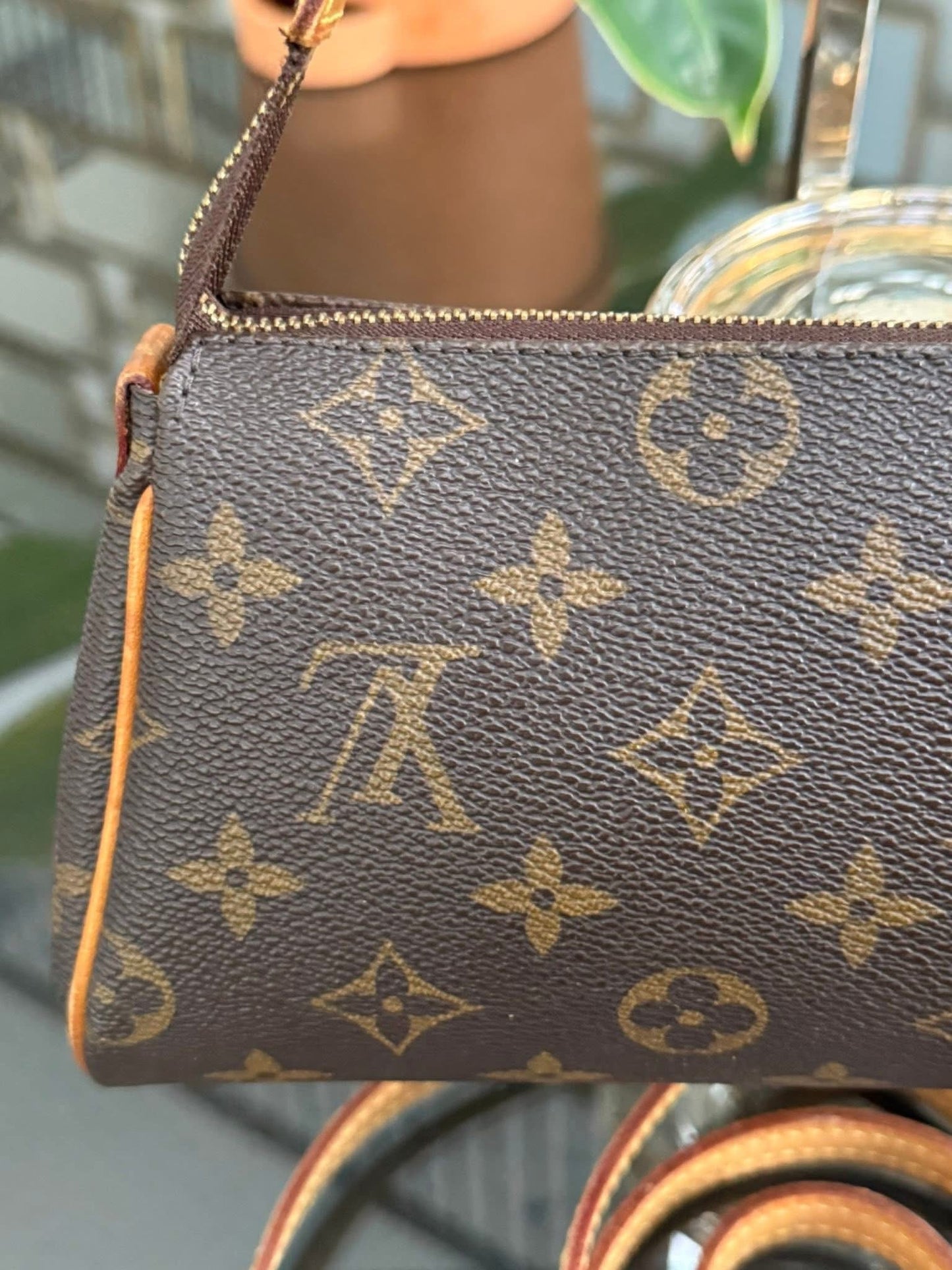 Eva Clutch in Monogram with Original Strap, Insert Organizer, Box and Paper bag 🗓️ Year: 2010