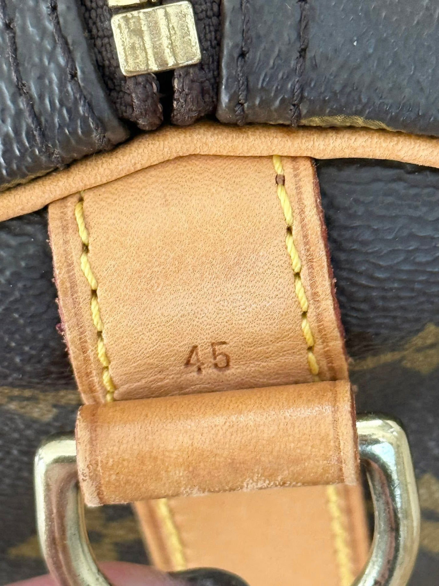Keepall 45 Bandoulier with Original Strap, Luggage tag and Poignet 📅 Year: 1998