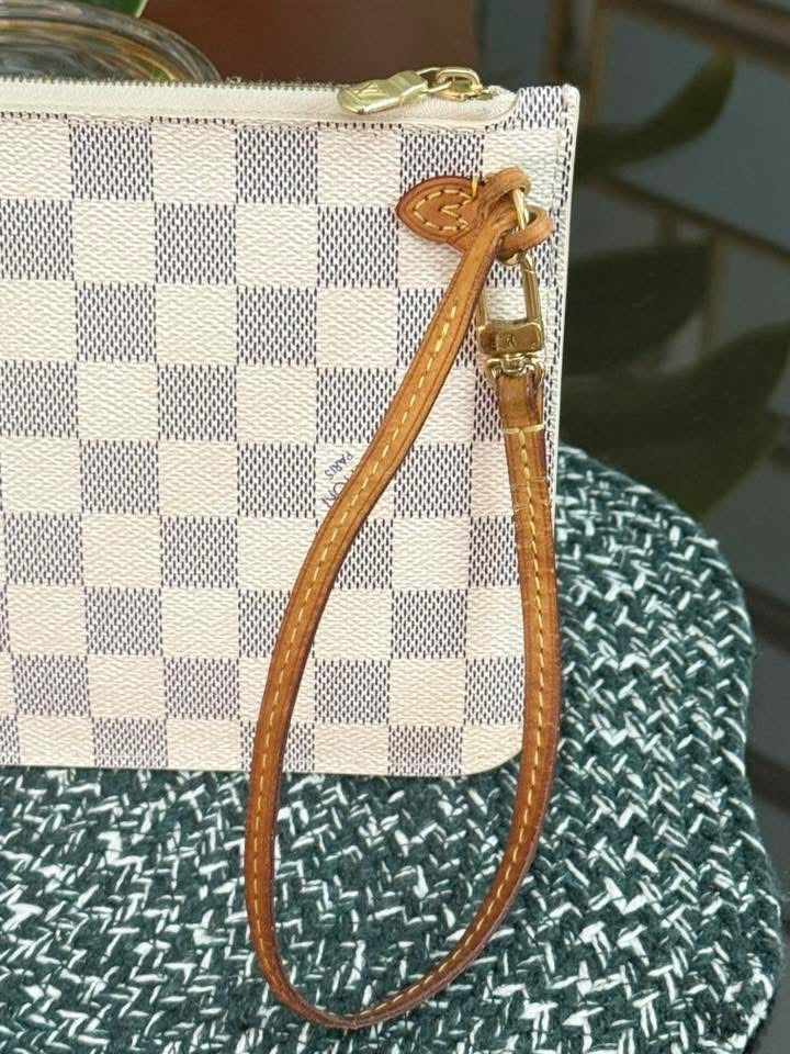 Neverfull MM/GM Pouch in Azur 🗓️ Year: 2014
