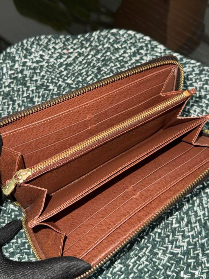 Monogram Zippy Long Wallet with Box 🗓️ Year: 2015