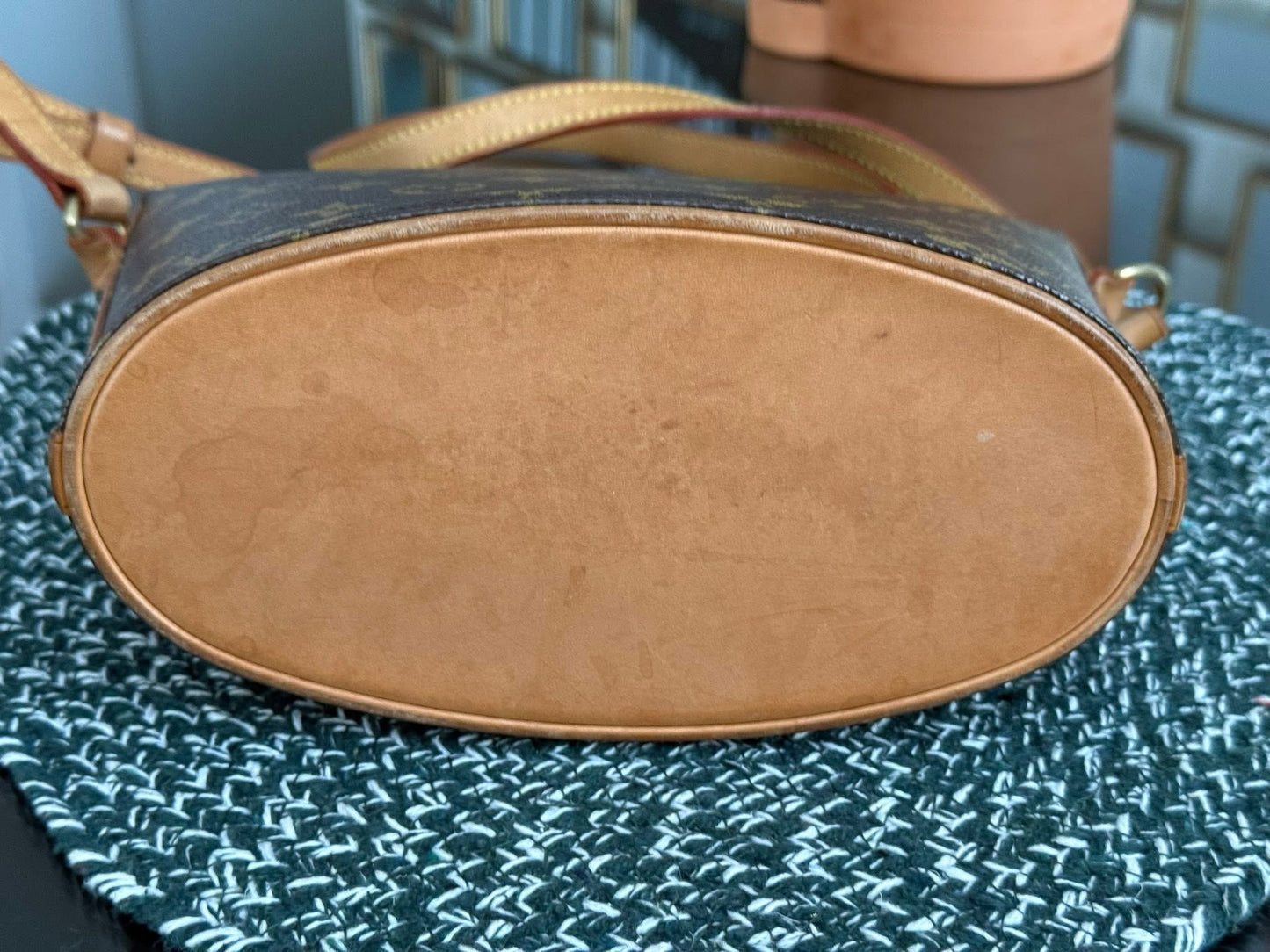 Drouot Crossbody-🗓️ Year: 2004