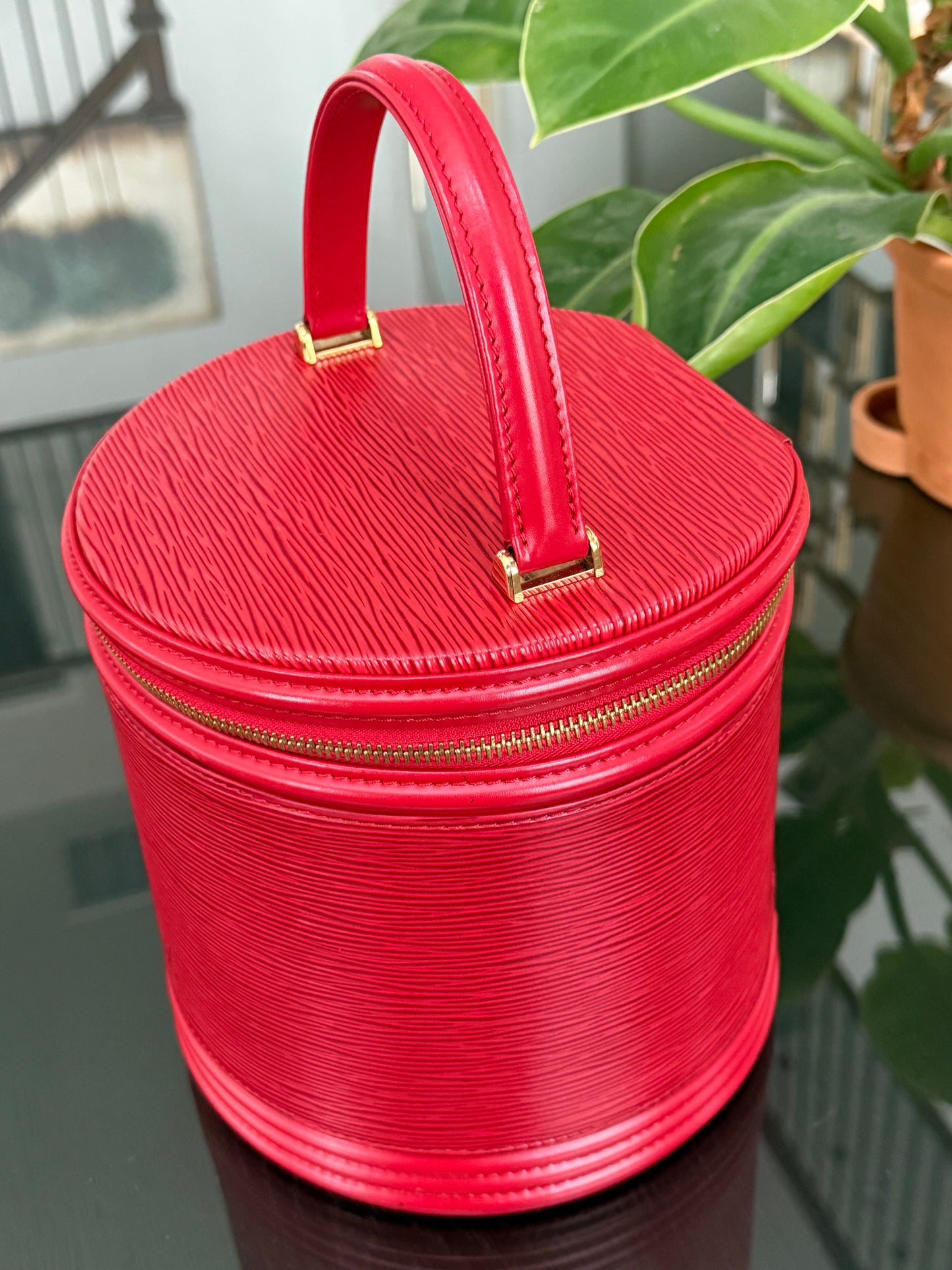 Epi Cannes with Lock No key-🗓️ Year: 2000