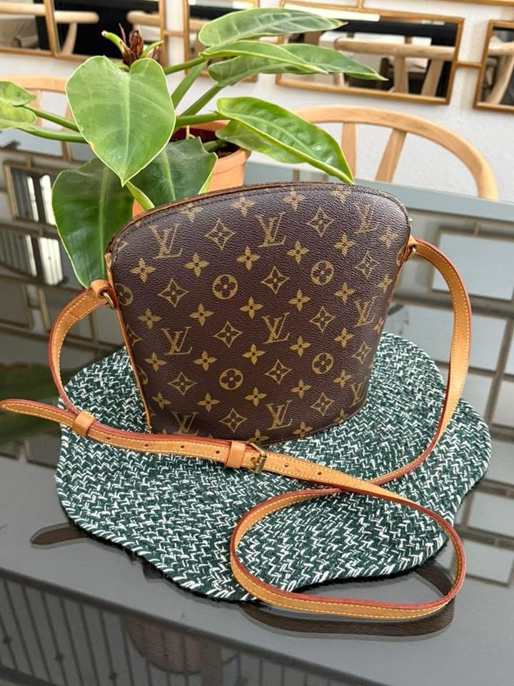 Drouot Crossbody-🗓️ Year: 2004