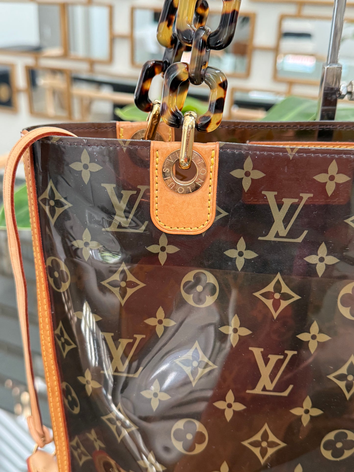 Sac Ambre Vinyl MM Bucket with Pouch 📅 Year: 2003