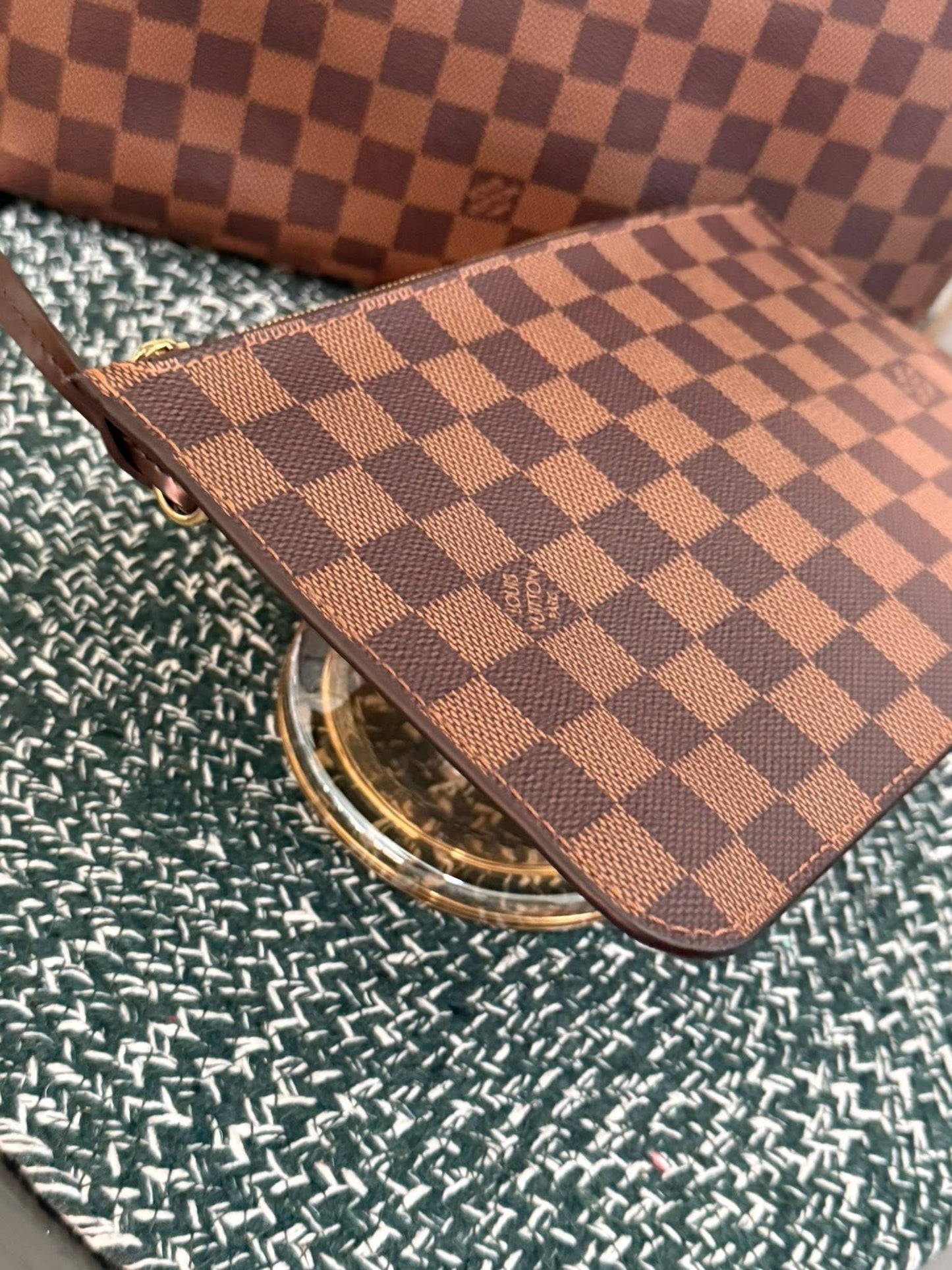 Neverfull MM in DE with Pouch comes with Dustbag and Non branded Twilly 🌺 📅 Year: 2015