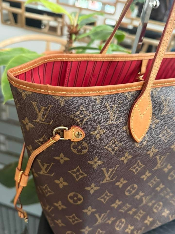 Neverfull MM Monogram in Cerise with Dustbag and Non branded Twilly🌺 📅 Year: 2014
