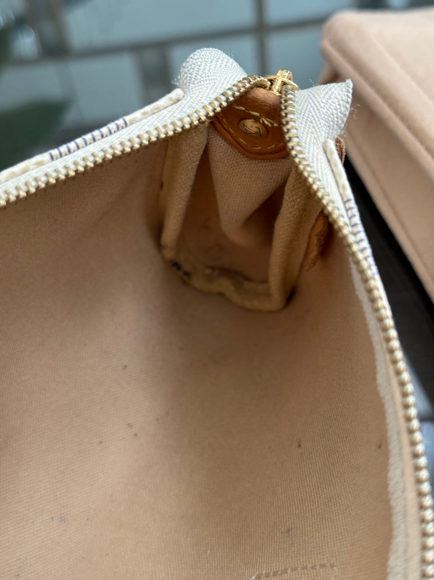 Eva Clutch in Azur with Original Strap,Box Dustbag and Insert Organizer 🗓️ Year: 2011