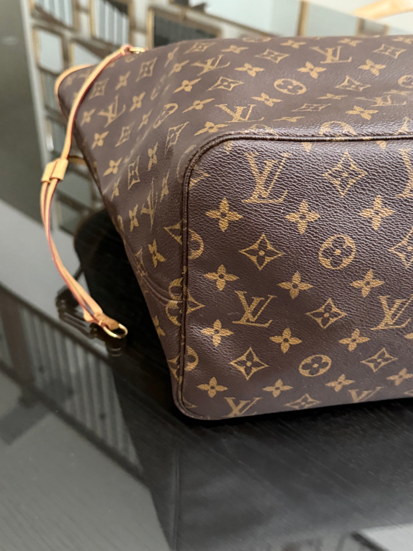 Neverfull GM in Monogram with Dustbag and Insert Organizer 📅 Year: 2007