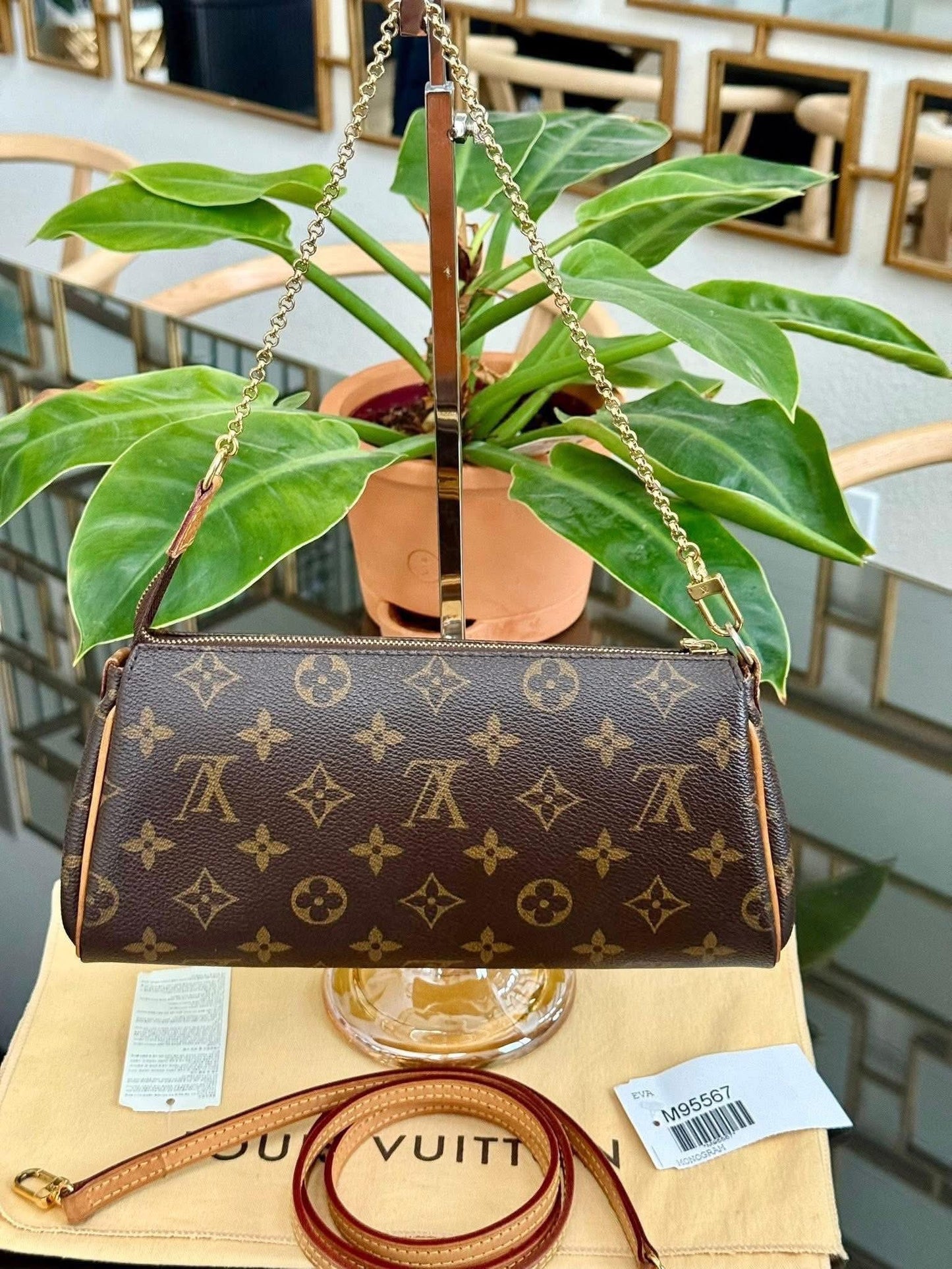 Eva Clutch in Monogram with Dustbag, Box and Paper bag 🗓️ Year: 2014