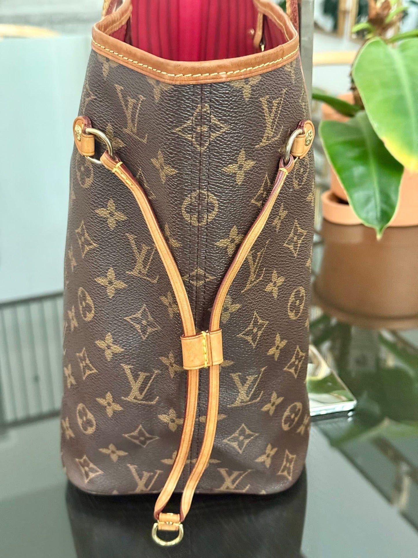 Neverfull MM Monogram in Cerise with Dustbag and Non branded Twilly🌺 📅 Year: 2014