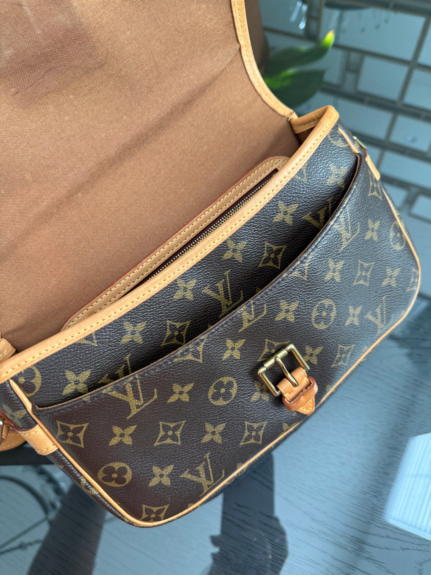 Sologne Crossbody 📅 Year: 2003