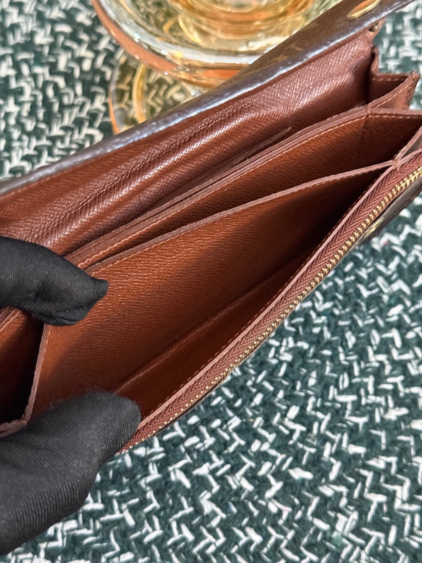 Monogram Portefeuille Accordeon Wallet with Insert and Non branded Strap 🗓️ Year: 2004