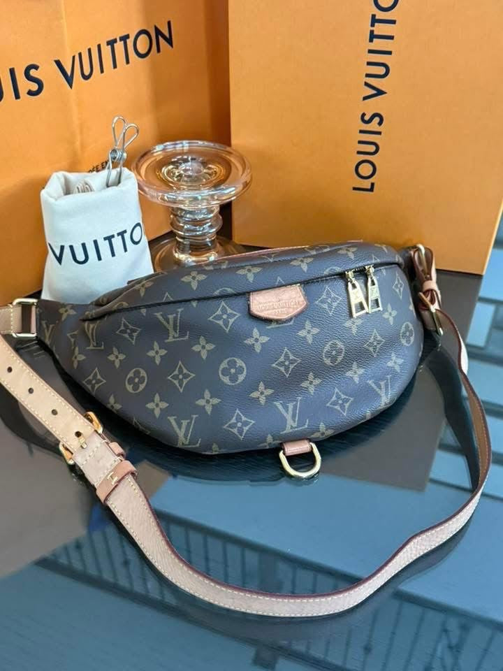 Bumbag Monogram with Dustbag, Box and Paper bag - 🗓️ Year 2020