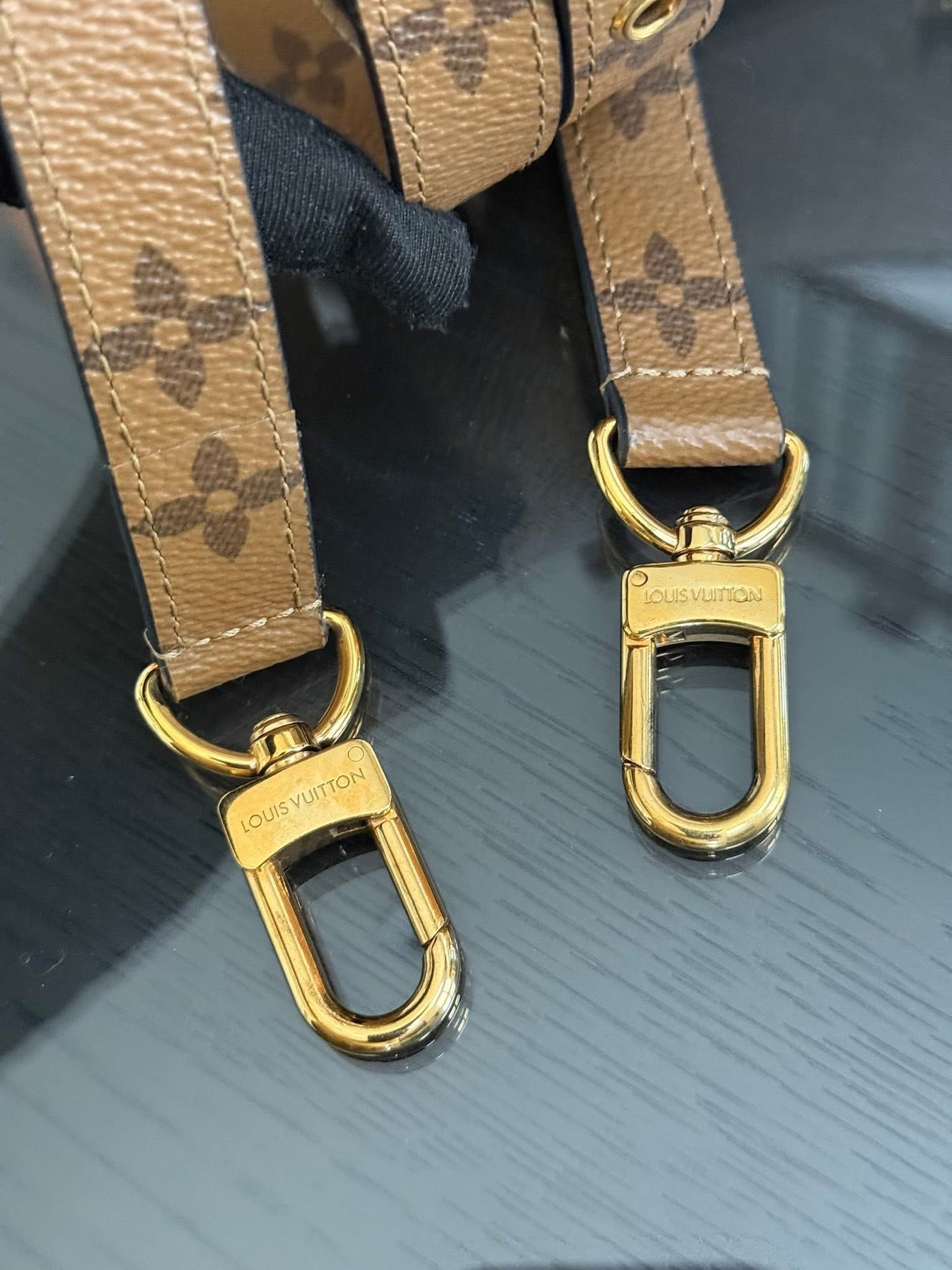 Pochette Metis Reverse in Monogram with Original Strap, Box, Dustbag and Paper bag 🗓️ Year 2019