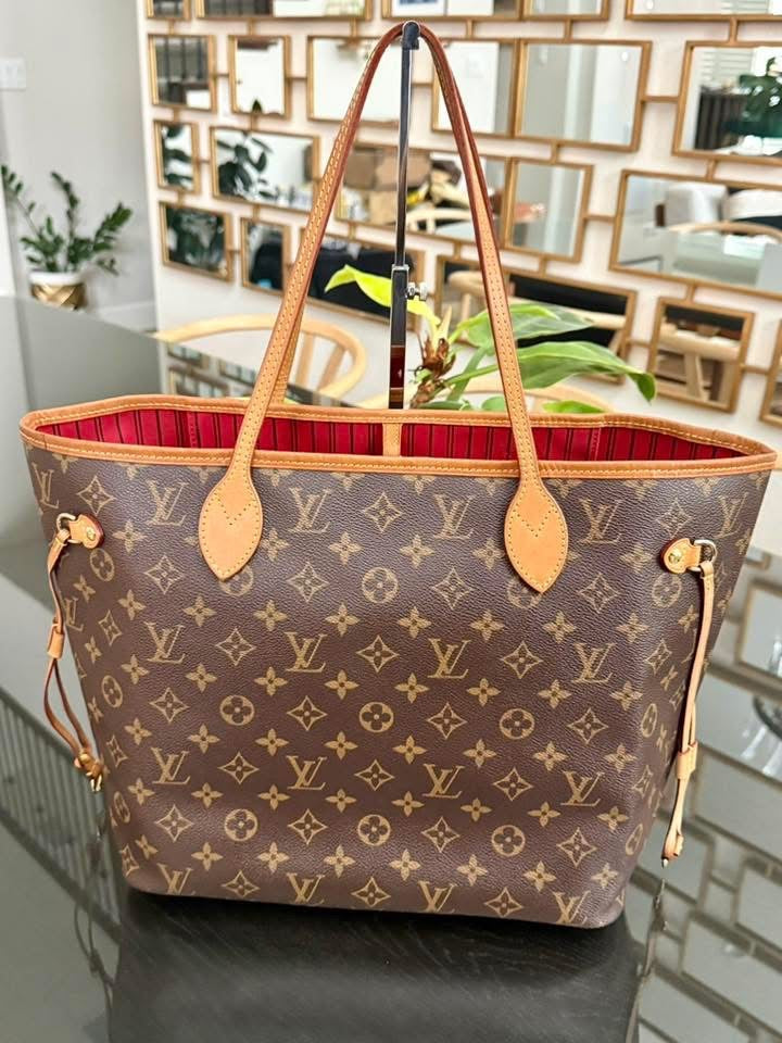 Neverfull MM Monogram in Cerise with Dustbag and Non branded Twilly🌺 📅 Year: 2014