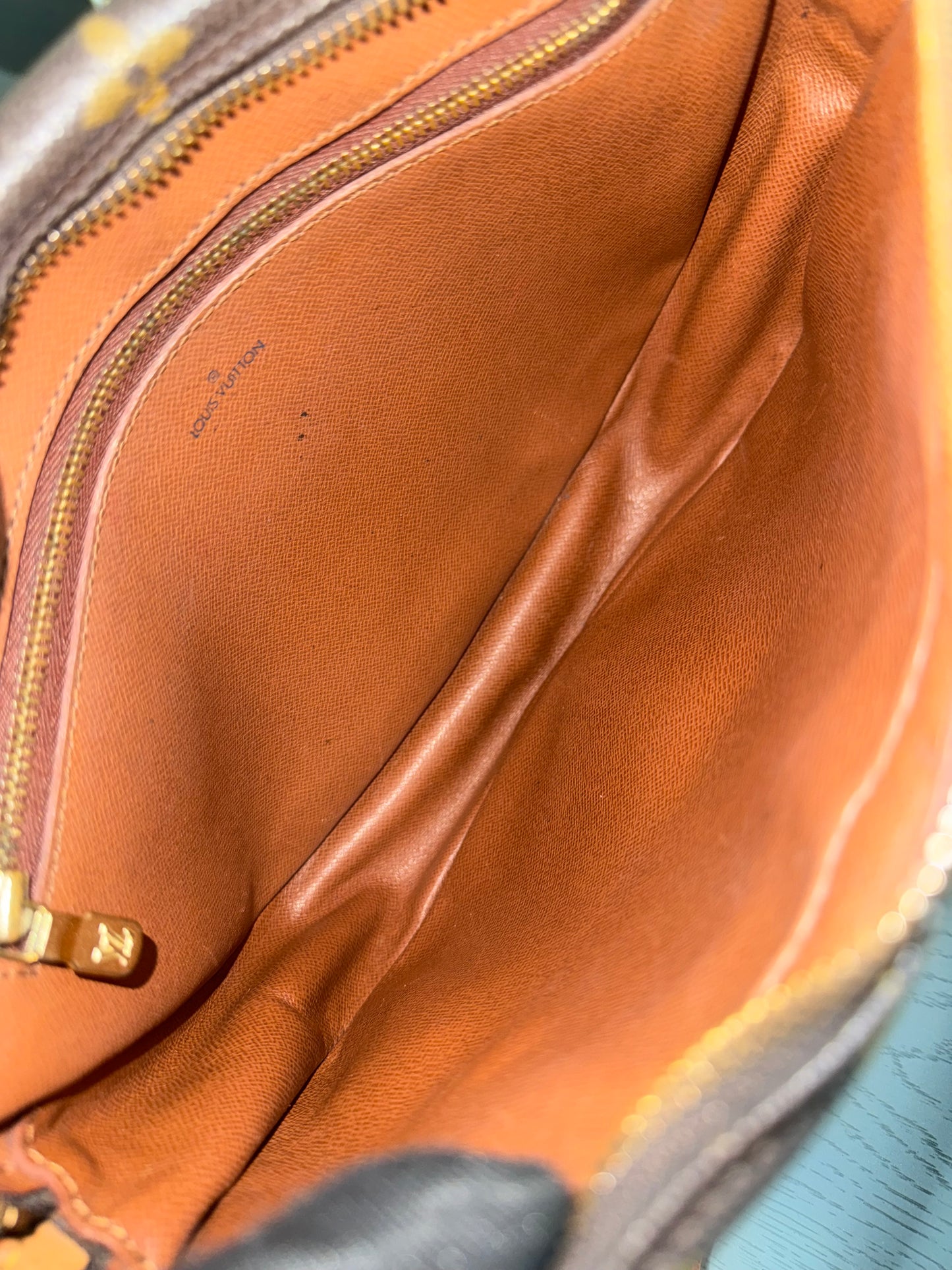 Jeaunefille MM Crossbody 📅 Year: 1990