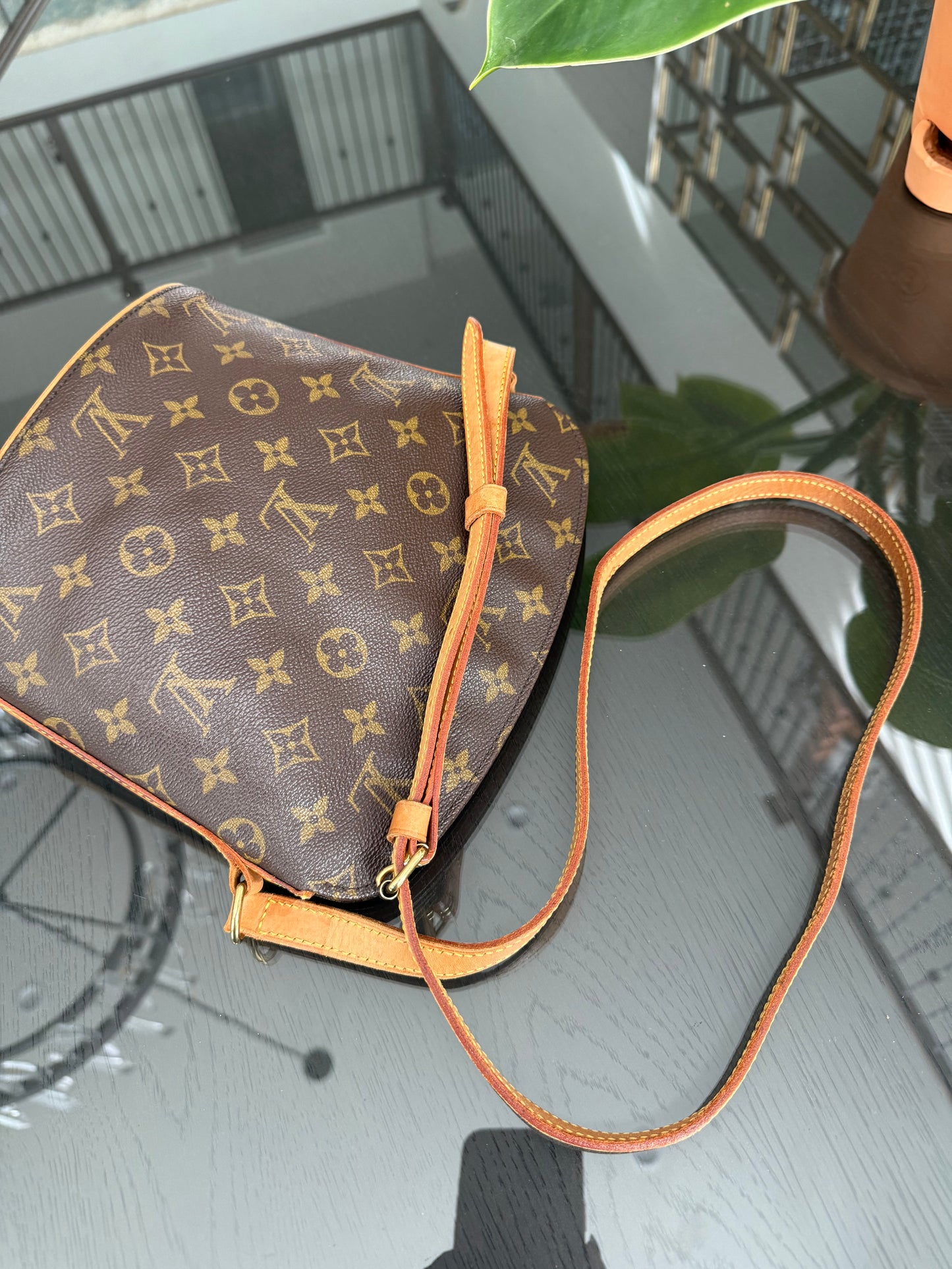 Drouot Crossbody 📅 Year: 1997