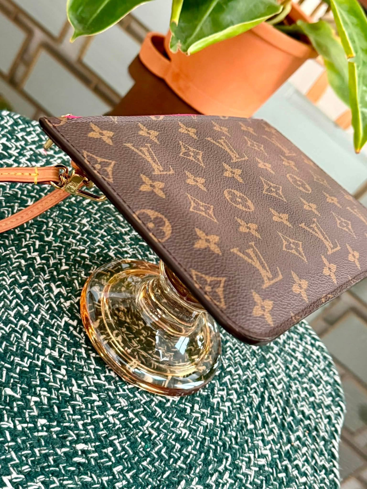 Neverfull MM/GM Pouch in Peony 🗓️Year 2020