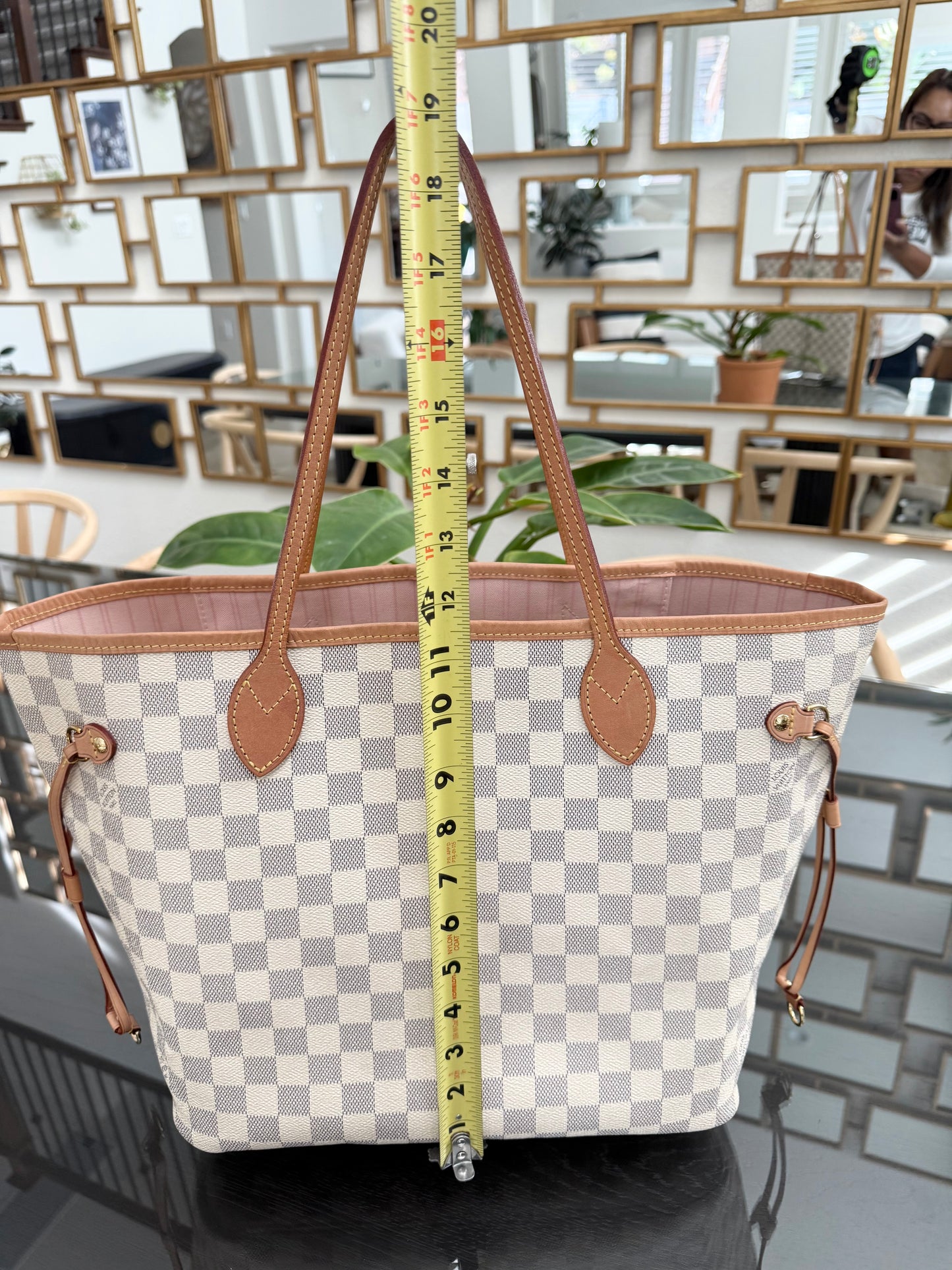 Neverfull MM Azur in Rose Ballerine with Dustbag 📅 Year: 2020