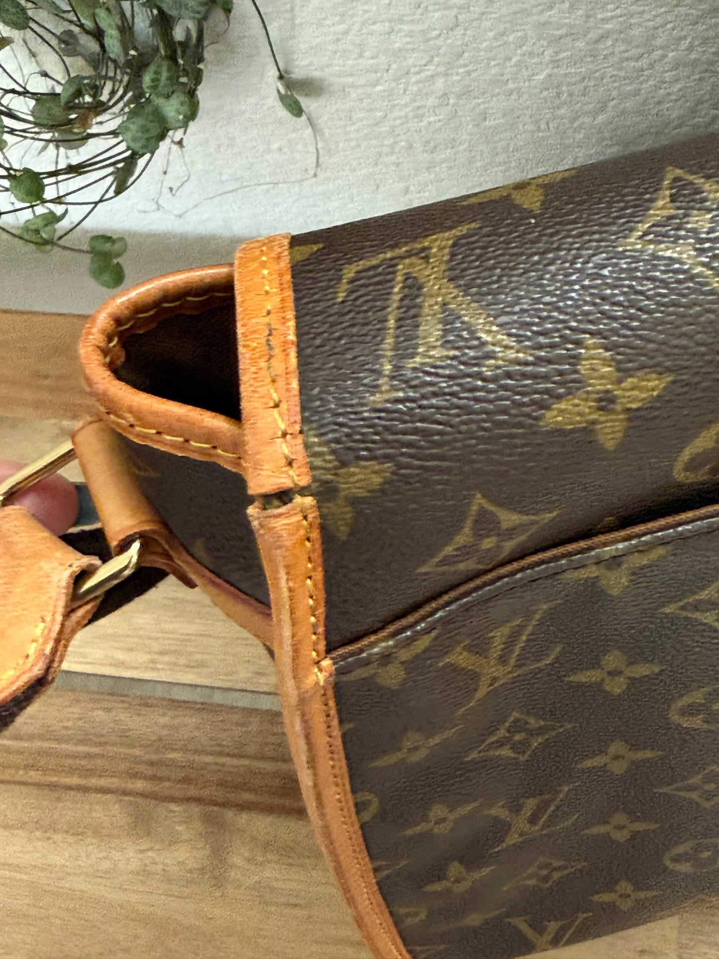 Gibeciere GM Crossbody - 📅 Year: 1997