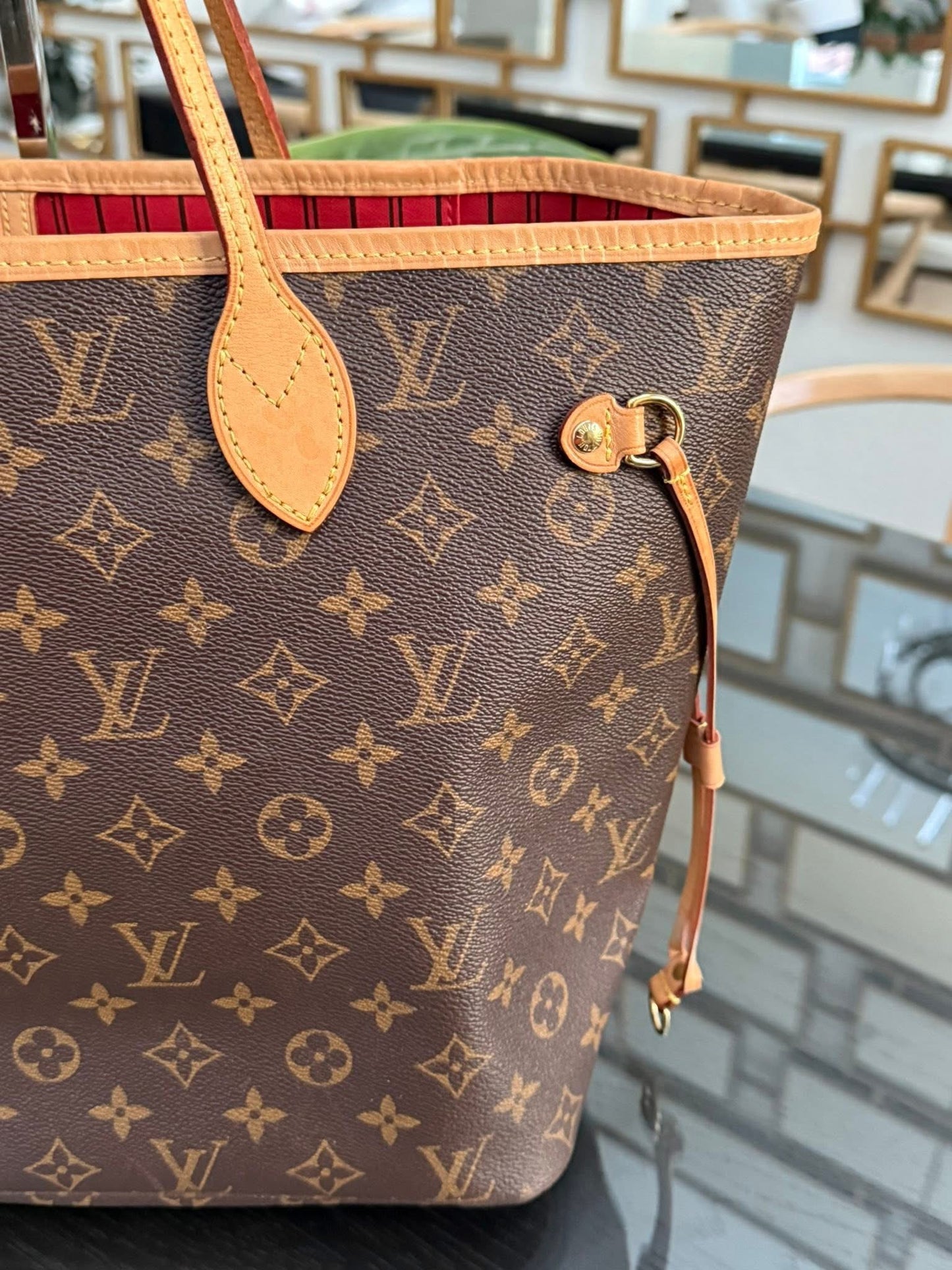 Neverfull MM Monogram in Cerise interior with Dustbag and Insert Organizer 🌺 📅 Year: 2018
