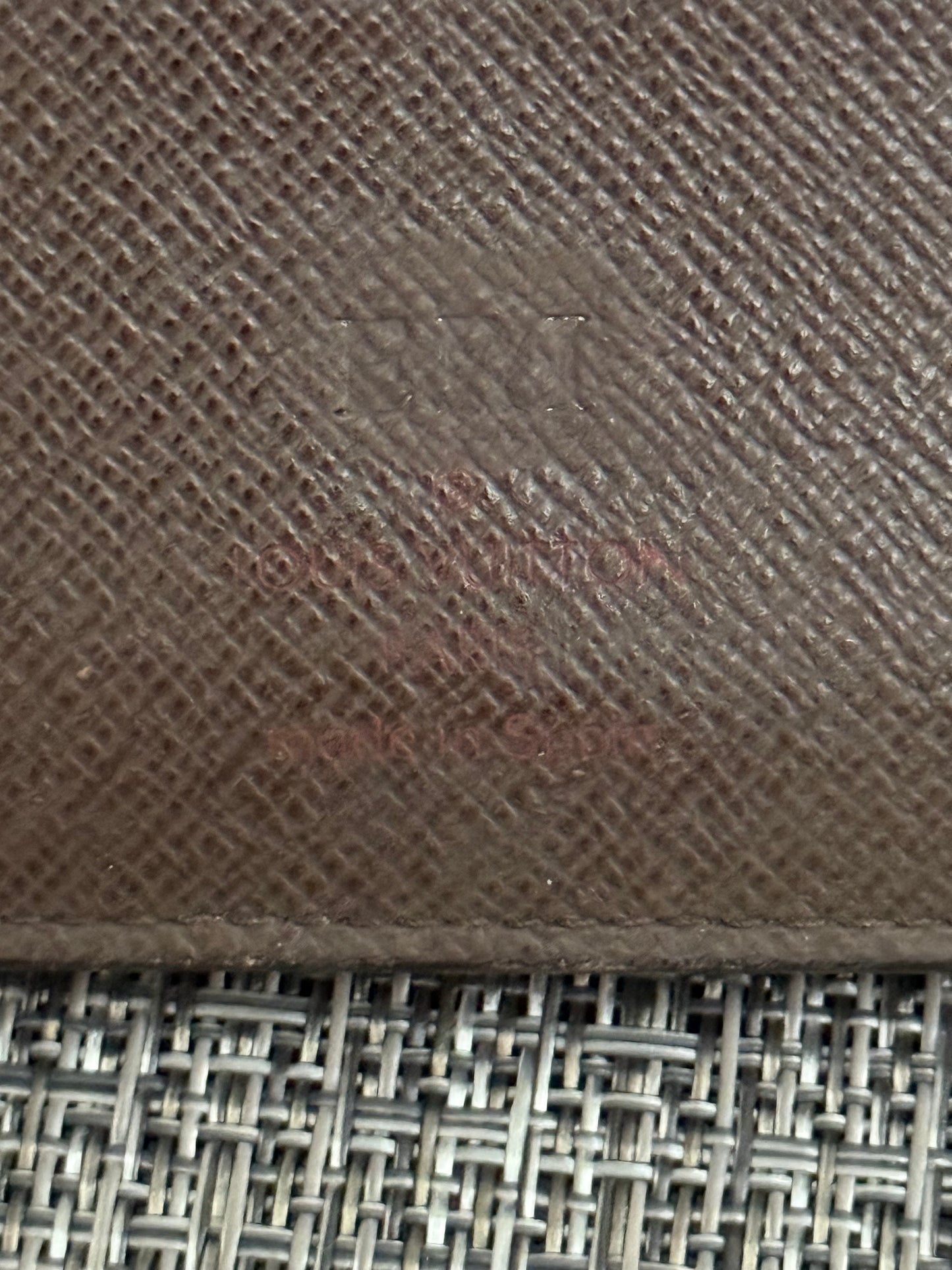 Insolite Wallet in De -Year 2011
