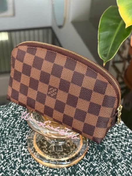 Cosmetic Pouch PM in DE 🗓️