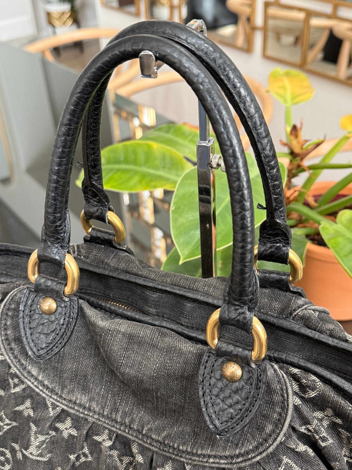 Neo Cabby GM Denim Black with Dustbag 🗓️