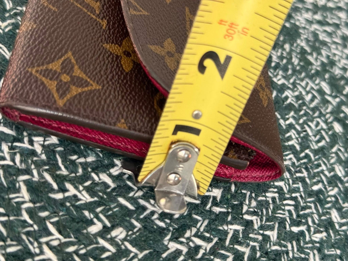 Emilie Peony Wallet in Monogram 🗓️ Year: 2017